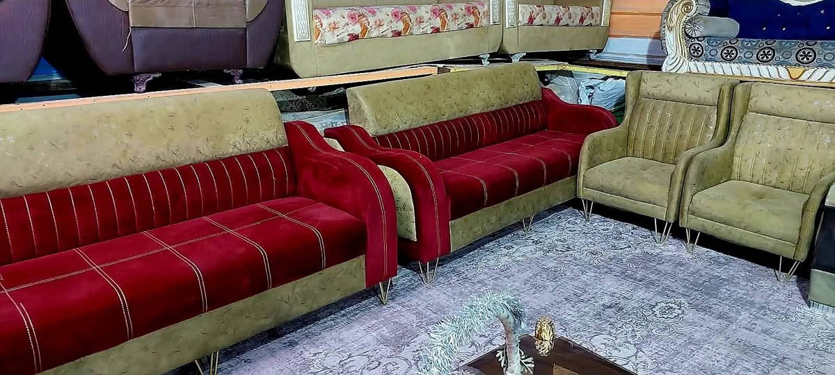 ديوانيه شارع الخصيمه السايدين قرب زها مول الجهه الثانيه جهه قصابيه السجاد داخل الفرع بضبط يوجد خدمه توصيل *********** ديوانية, القادسية

نص مكتوب في الصور:
- تخم تركي ٨مقاعد كلش نضيف