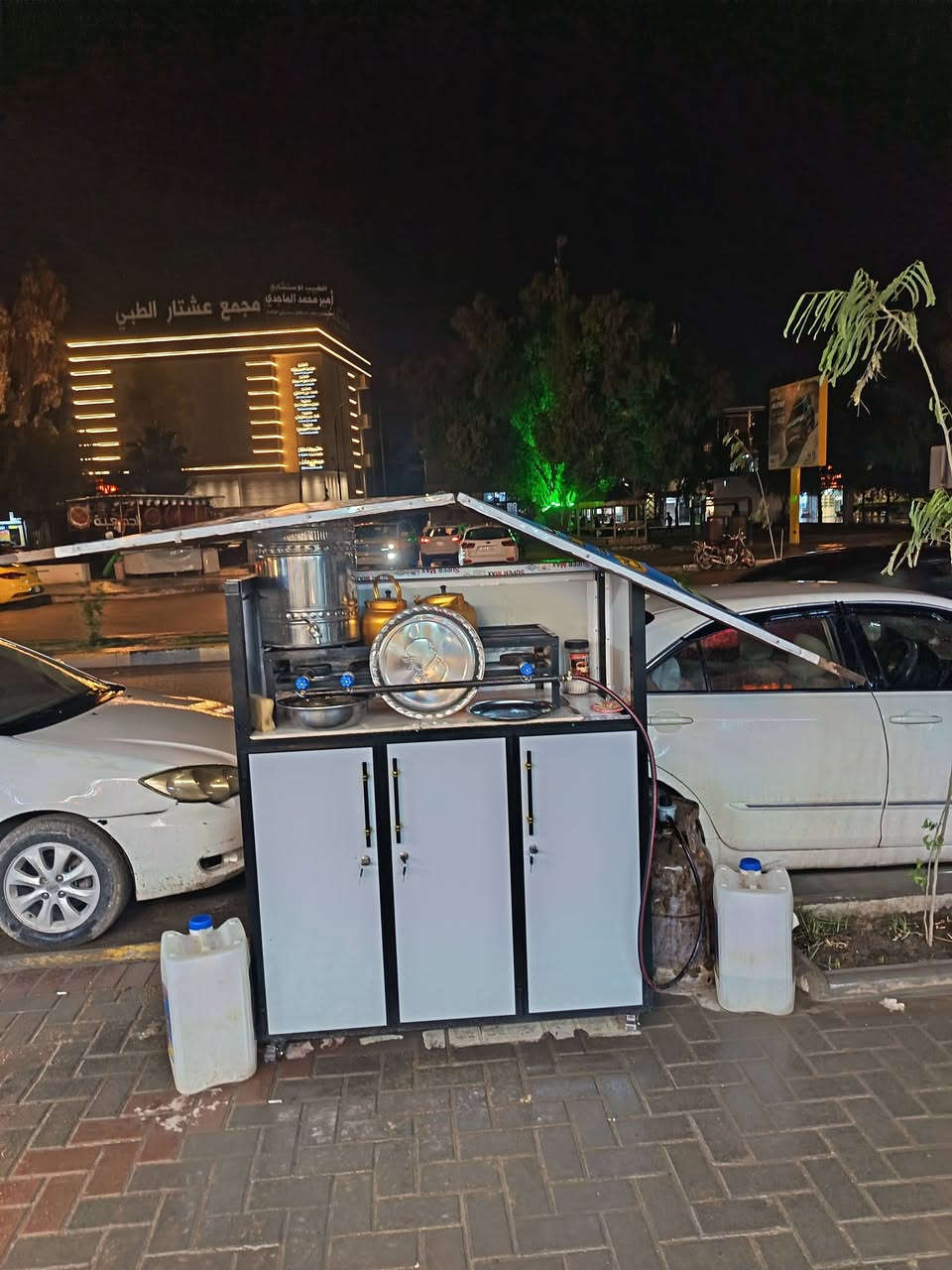 جنبر مال جاي تفصال درجه اولئ ابيعه كامل هوه وغراضه كلهن ولقنينه هم كامل للبيع مع الغراض وكلشي جاهز بي حتئ ترامز مال جاي قهوه نومي بس تجي وتفتح
مكان بابل شارع 80 السعر 700  وبي مجال 
***********
***********
