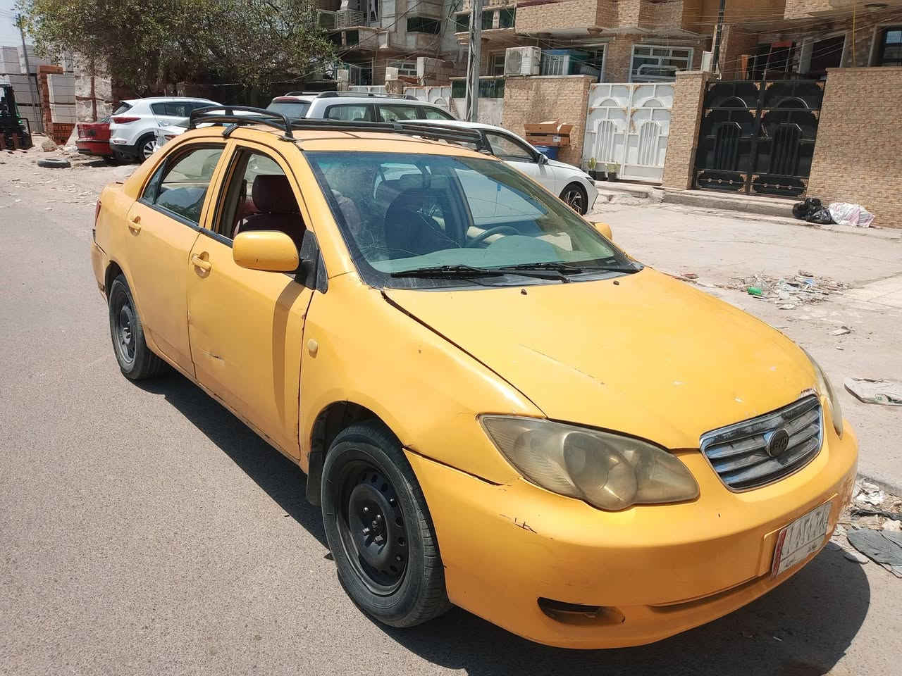 السلام عليكم للبيع سياره بيوادي اف ثري موديل 10 مكينه لانسر ياباني مصفرة هيأ عليها غرامات 3 اوراق بيها نواقص بسيطه السعر 28 وبيها مجال بسيط هاي السياره كدام عينك تجي وشوف ماعرف شبيها صبغ اكفلك تحويل فقط للاستفسار *********** واذا اكو مرواس حسب القناعه
