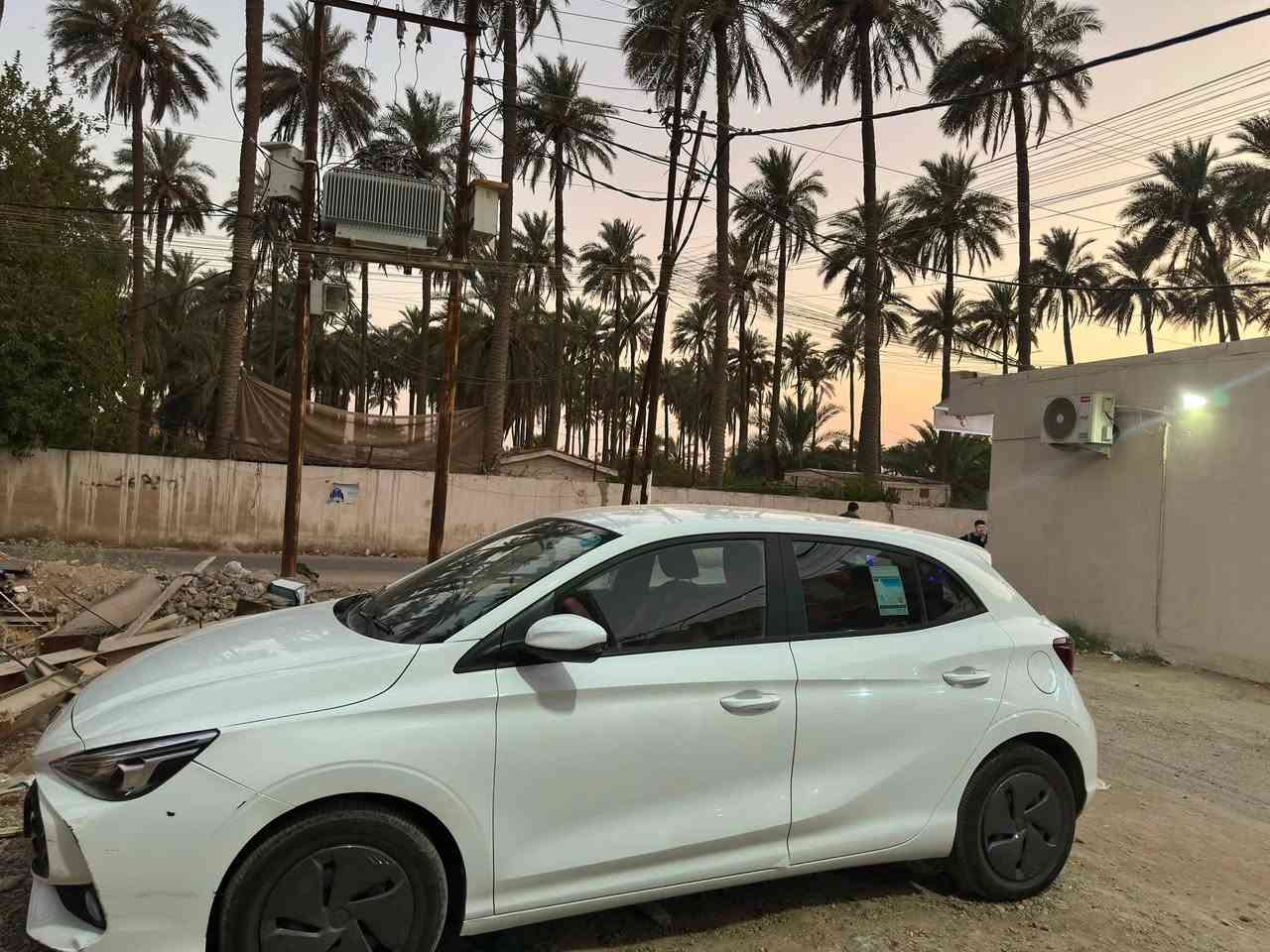 سياره mg3موديل 25ماشيه3.000 موصفاتها كامله بيها شخوط بسيطه سعر 107 /مكان بغداد /تواصل/***********
