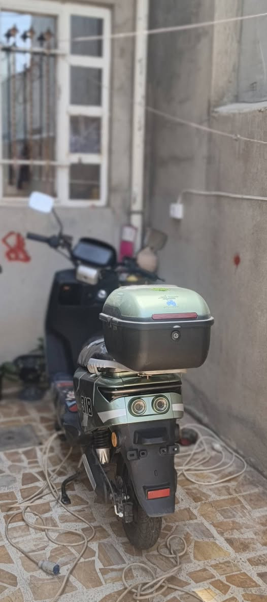 للبيع 318 فول مواصفات وبطاريات شرط الفحص والمطور بي 4 سرع ويمشيك 50/60 كيلو متر وبي 6 بطاريات وسعر 600 وبي مجال وتواصل على هاذه الرقم *********** عنواني موصل حي السماح
