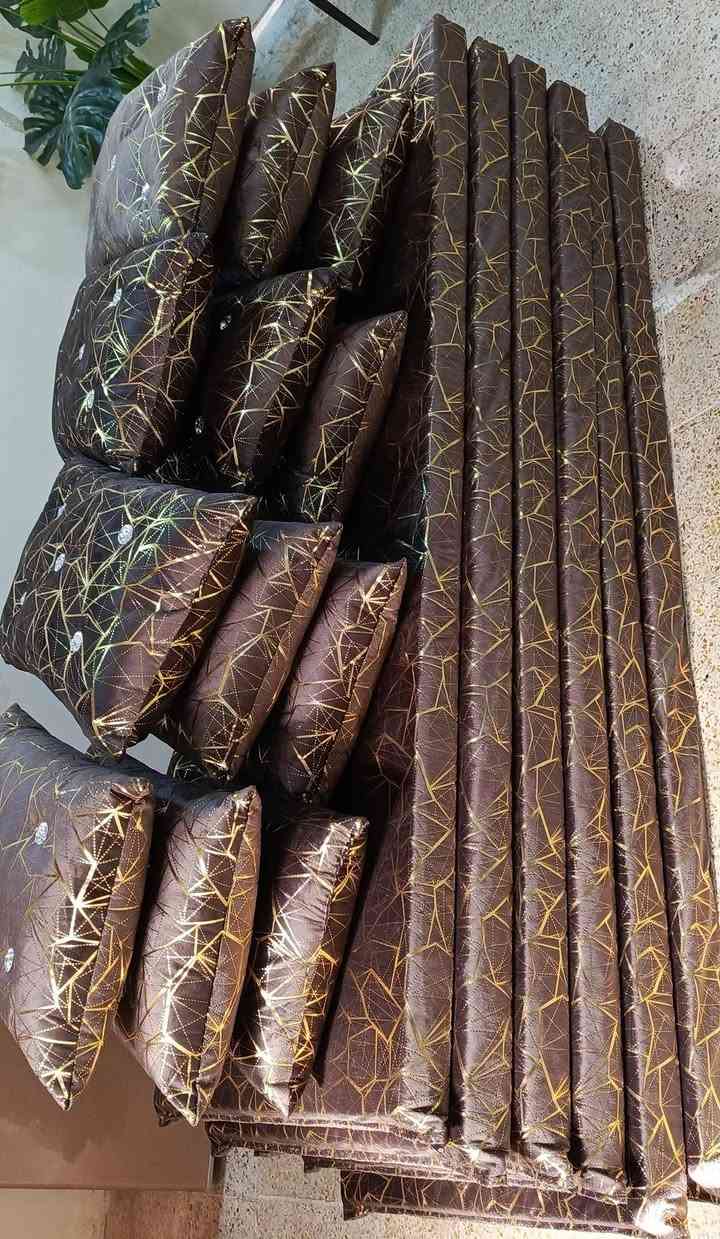 اشتغل جلسات عربية ❤️🤍🖤
حسب طلبكم واللون دواشك مخدات جودليات كوشات
سيت مصدات تخت البيبي 🧡 
يوجد توصيل 💥🥰

