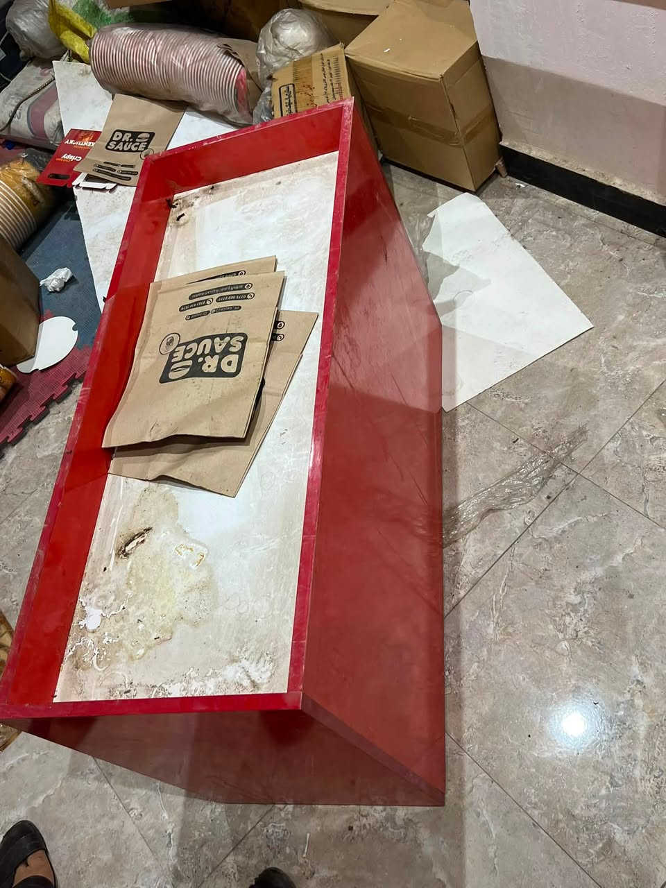 السلام عليكم 
غراض مطعم مستعملة للبيع 
سبالت عدد ثنين جدارية 
سبالت مركزية عدد تلاثة 
براداد عدد ثنين 
ميوزة سلي ستيل سبعة 
شوايات مال كص عدد ثنين 
سنك المنيوم اربع طلاكات 
دكت  طول 12 متر 
مغسلة سلي ستيل 
كنفيرة وحدة 
غراض مال معطم نواعم 
 العنوان ديالى 
رقم الهاتف : ***********
