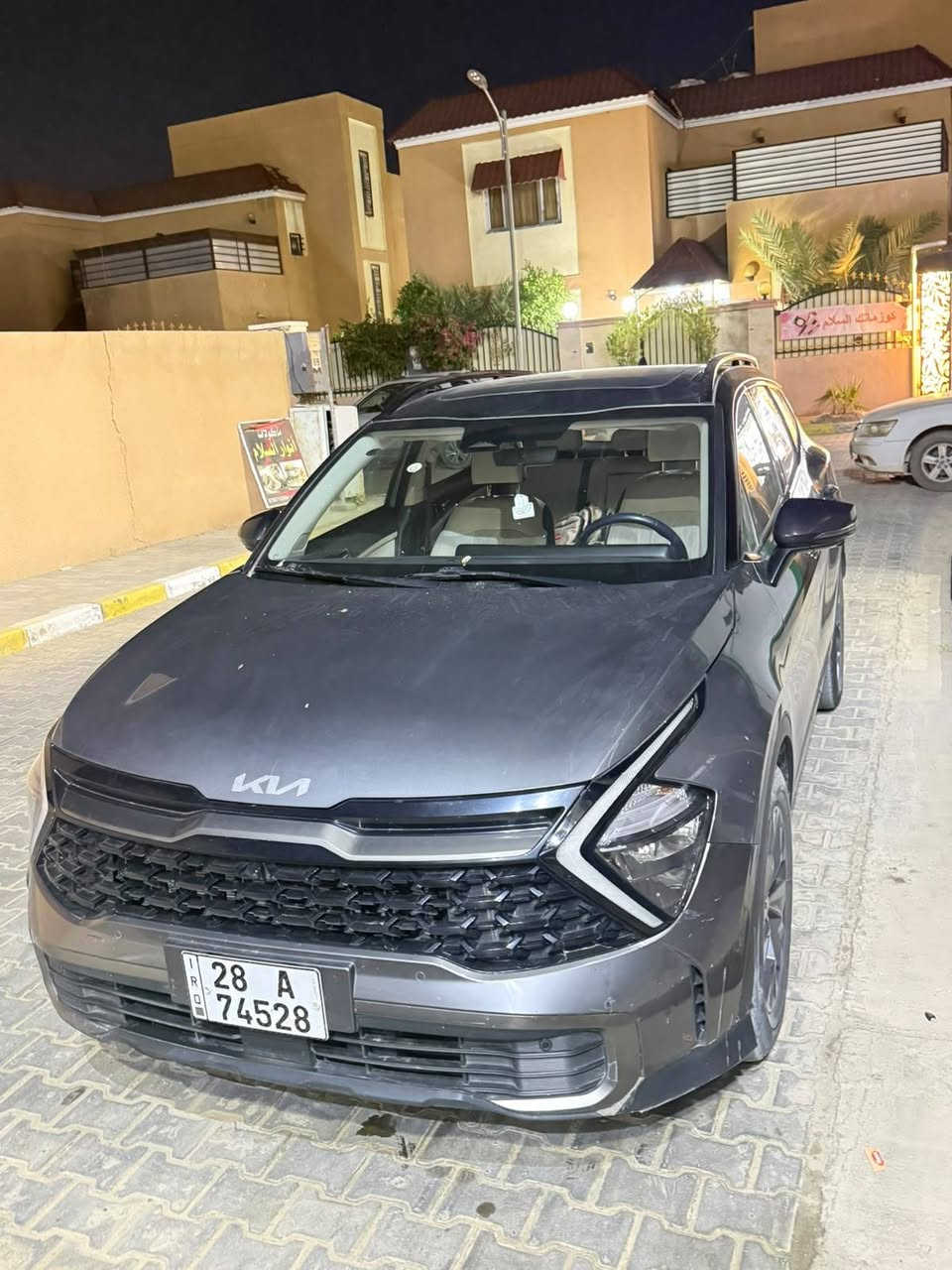 كيا سبورتج النسخه الصينيه
فول واحد ع واحد 
موديل ٢٢
٤ كامرات 
فتحه سقف 
بصمه 
نقطه عمياء 
تبريد خلفي 
تبريد كشنات 
جنطه كهربائي
حساس توقف 
تحديد مسار 
مانع اصتدام 
تحكم جهتين وشفتات
كشنات كهربائيه 
دواخل بيجي ونيلي
شي ع شي فول للاخير 
ماشيه ٥٠ الف رقم نجف المكان هم نجف
 تحويل ثاني يوم 
السعر ١٩٥ وبيه مجال  
الرقم ***********
