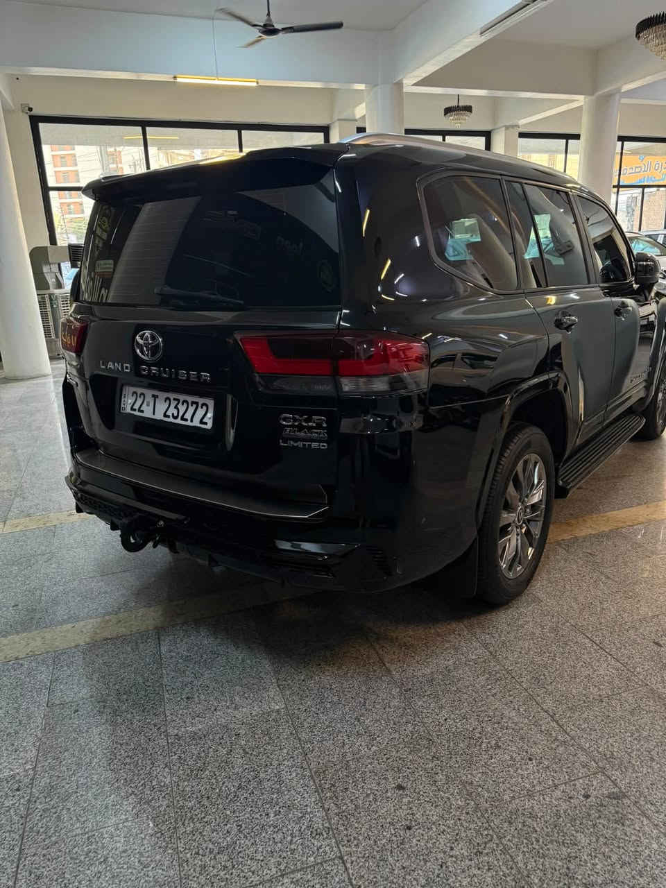 سلام عليكم .. لاندكروز موديل 2024 
بلاك اديشن ( Black Edition ) اربع كامرات ضمان الشركة مع تبديلات دهن مجانيه  ماشيه 35 الف كم بعدها بالضمان مغلفه ppf ومظلله مع باج تظليل رقم اربيل السعر المطلوب 69 الف وبيها مجال بسيط لزياده المعلومات الاتصال ب ***********
