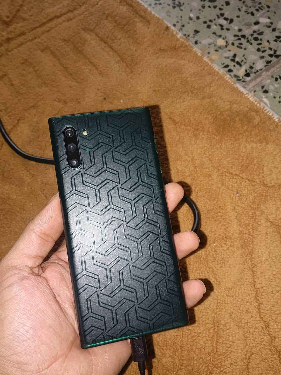 نوت 10 بلس نضيف جهاز مبدل شاشه وسط. خالي من اي مشاكل 
سعره ١٦٠ مكان بغداد حي اور للستفسار تصال 
***********
