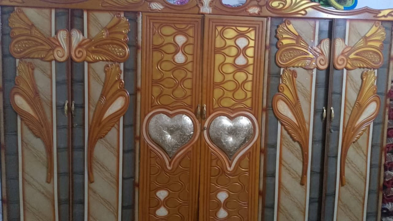 سلام عليكم اخوان قرفه نوم لبيع نضيفه جدا اسعر 300وبيها مجال ستفسار علا هاذا رقم ***********
