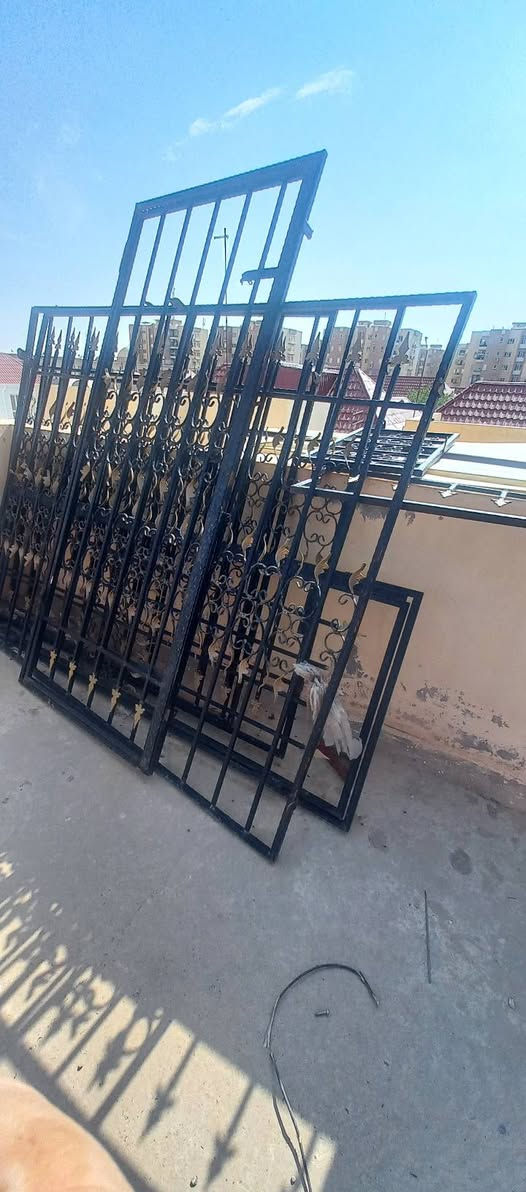 حديد شبابيك • ٤ شباك • نظيف