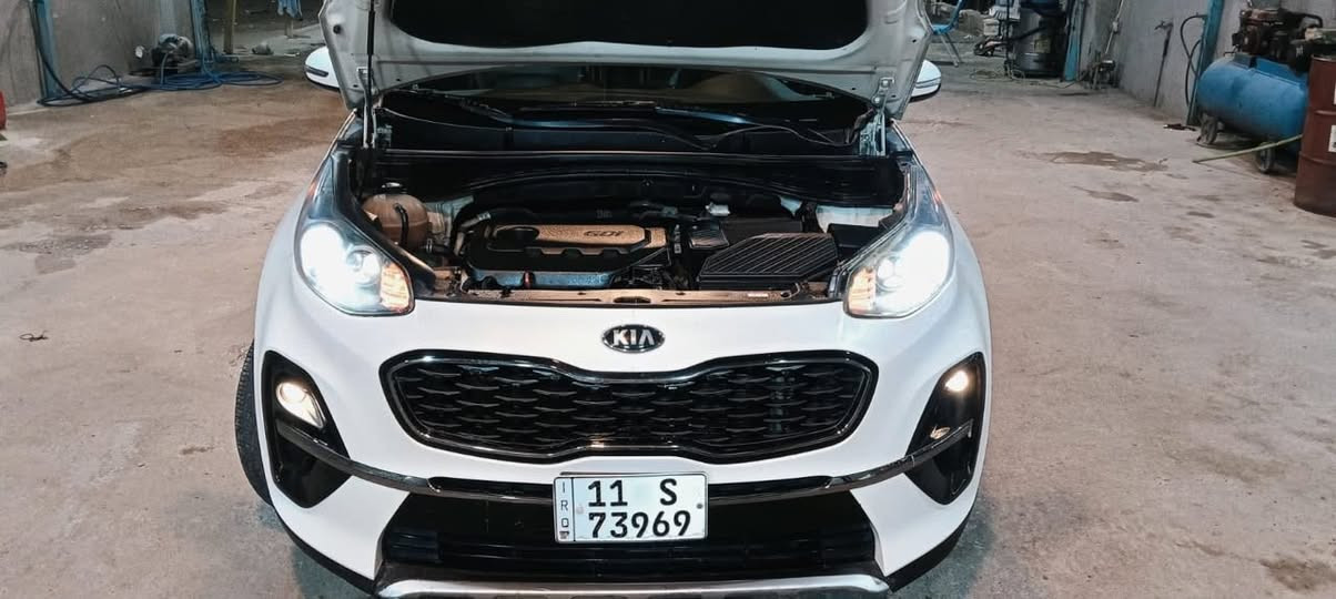السلام عليكم عندي سبورتج موديل 21 سيارة مواصفات بلاك توب Sشاشه كبيره رادار امامي ورادار خلفي وجانبي 
سياره بااسمي مكاني بغداد السيديه الصور السياره بلمنشور واياستفسار بلخدمه 
‏السعر ١٥٣
الهاتف*********** ￼
