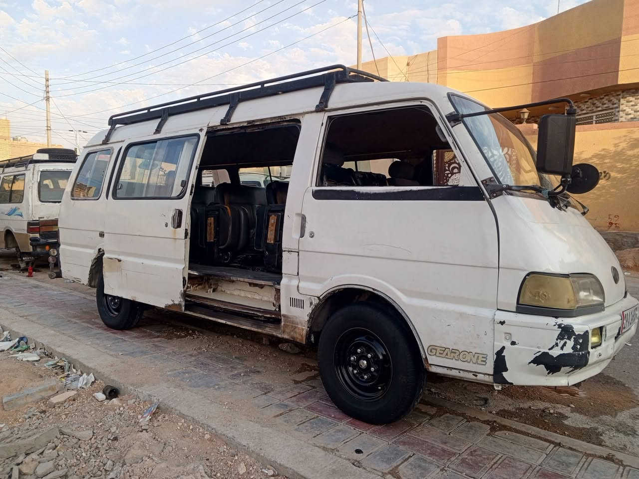 السلام عليكم اسيا للبيع موديل 99 جير ومكينه واكسين مقفولات مكان كربلاء حي العامل اللي يحب يتصل على الرقم ***********
