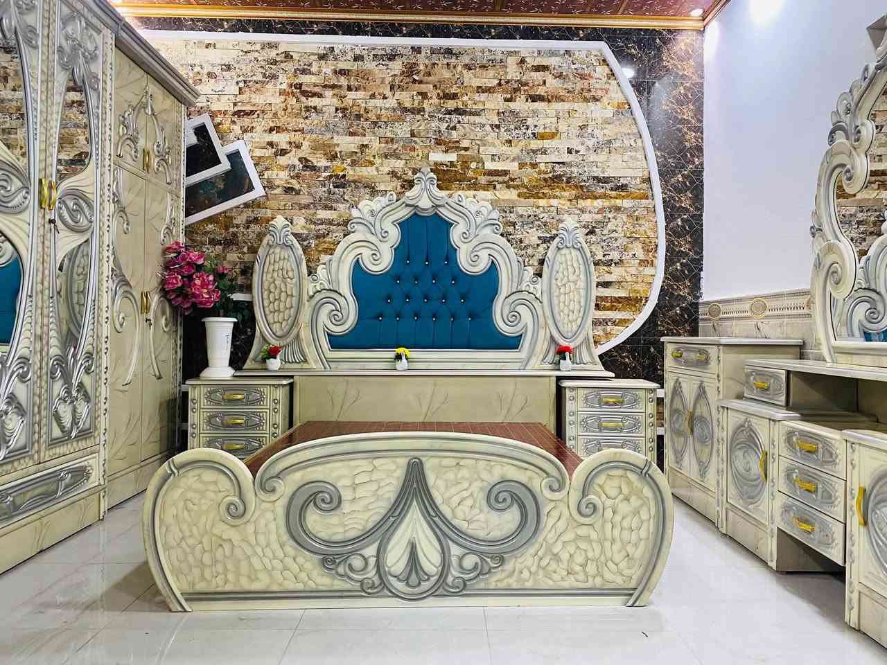 سلام عليكم يوجد غرفتين نوم للبيع نفس الديكور وتصميم تركي النظافه 90/100 وخشب حطاطه درجه اولى العنوان الرمانه يم الجسر الاستفسار ***********
