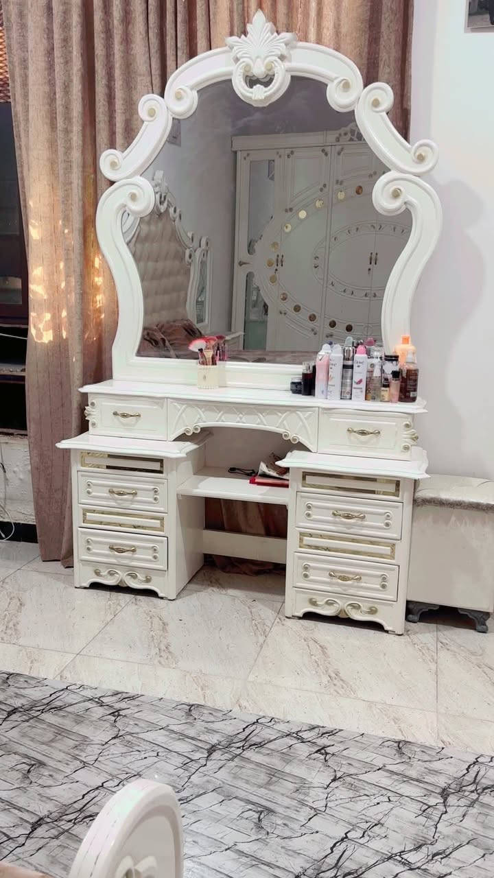 السلام عليكم غرفه اخشاب صاج تصميم تركي غرفه جديده صارله ٤ اشهر عندي 
نضيفه حيل سعرها ٩٥٠ وبيها مجال مكاني بابل الحصوه 

‏‪ ***********‬‏☎️
