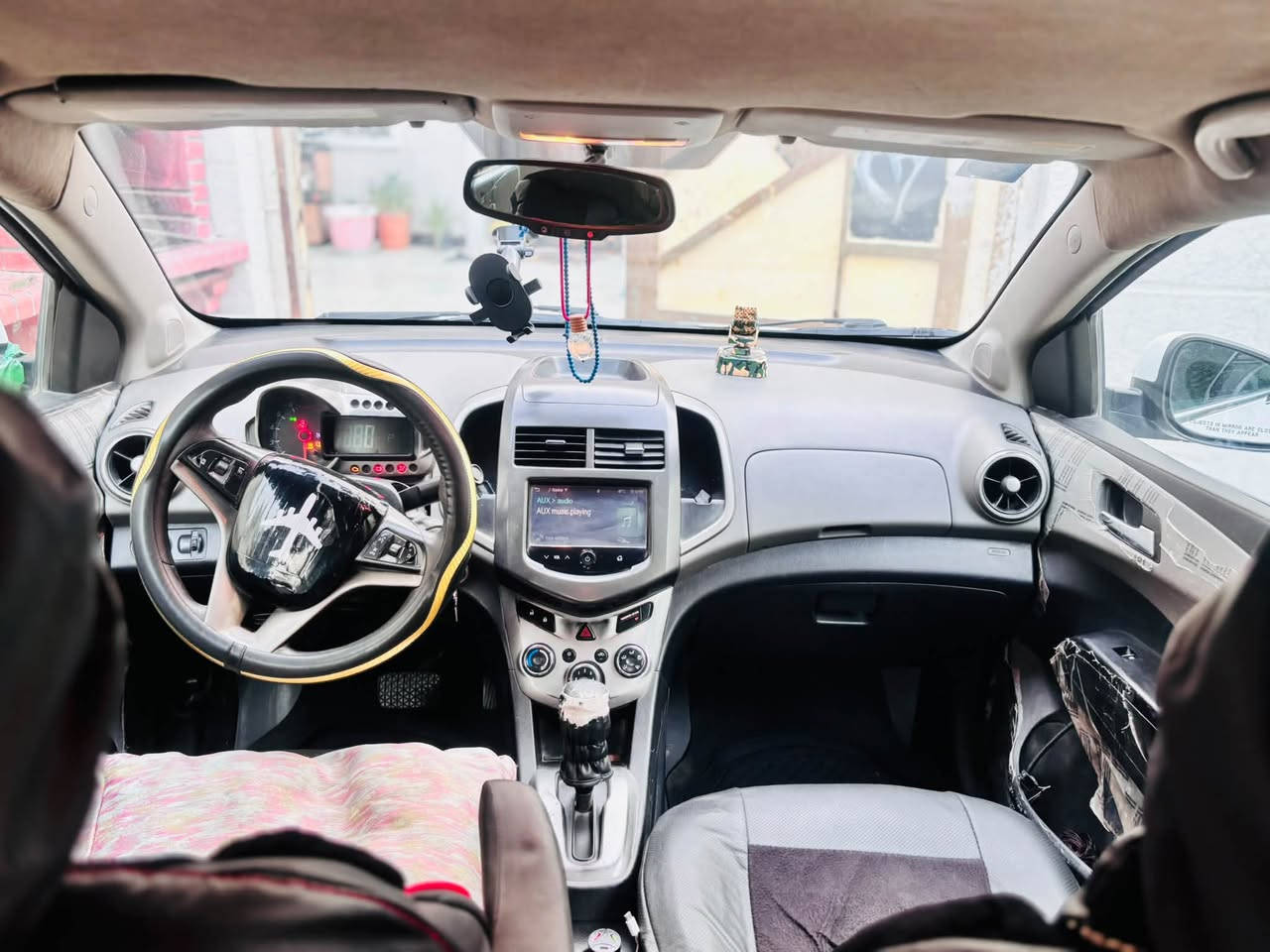 من رخصة الادمن سيارة للبيع أو للمراوس  حسب القناعه نوع السيارة شفر سونك   مديل 2014 الرقم نجف ولاكن التحويل بالبصرة الراعي الشرعي بصره 
السياره مكفوله ما عده بيهه ضربه الوارد جاملغ امامي تبريد كير محرك حداده كهربائات جاهزه من كلشي 
العنوان البصرة الزبير السعر 45 
رقم ***********
