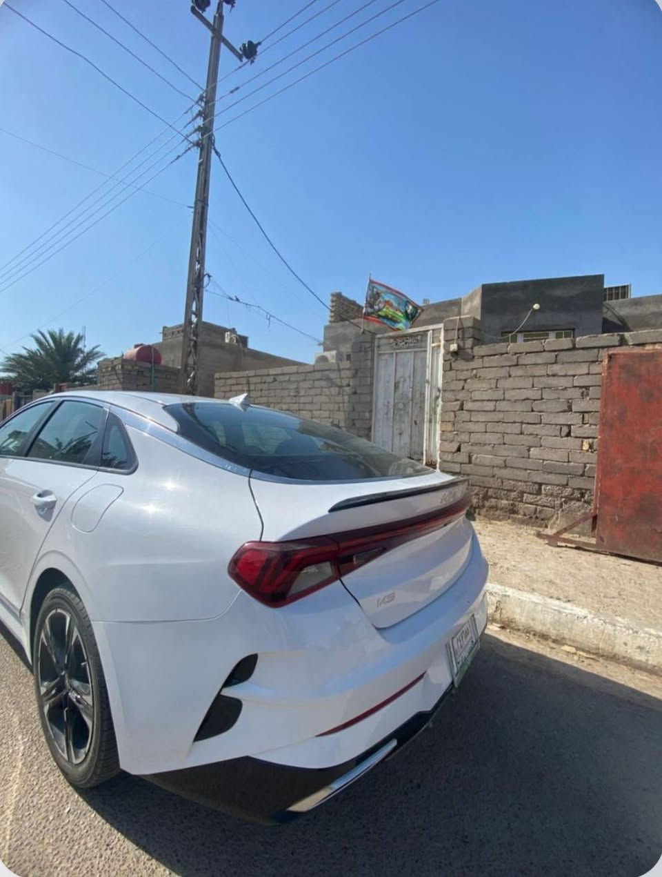 سلام عليكم K5 2023 جيتي لاين سياره مبدل بنيد فقط سياره بسمي  رقمي ***********
