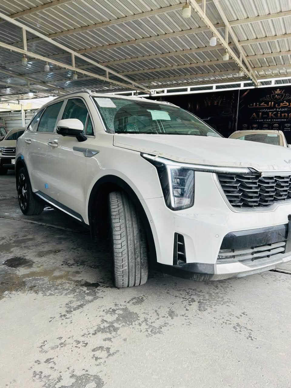 👑🔥 مــعــرض الــكــنــك 🔥👑
🚘 KIA SORENTO | كيا سورنتو 🚘

━━━━━━━━━━━━━━━━━━

✨ موديل 2026
💎 زيرو 0 KM
🤍 اللون: أبيض
🔥 المحرك: V6
👑 فول مواصفات + بانوراما

━━━━━━━━━━━━━━━━━━

💥 مواصفات فخمة:
🔹 بصمة
🔹 4 كامرات
🔹 كير ماوس
🔹 داتا شو
🔹 دشبول دجتال
🔹 قيادة ذاتية — تتقدم وترجع من البصمة
🔹 جنطة كهرباء
🔹 هاند بريك بصمة
🔹 حساسات أمامي + خلفي
🔹 رادار أمامي + خلفي
🔹 ويل 20 إنچ

━━━━━━━━━━━━━━━━━━

📍 موقعنا:
بغداد – الأعظمية – معارض الصليخ

📞 للاستفسار:
***********
***********

👑 معرض الكنك… اختيارك للسيارة المميزة 👑
