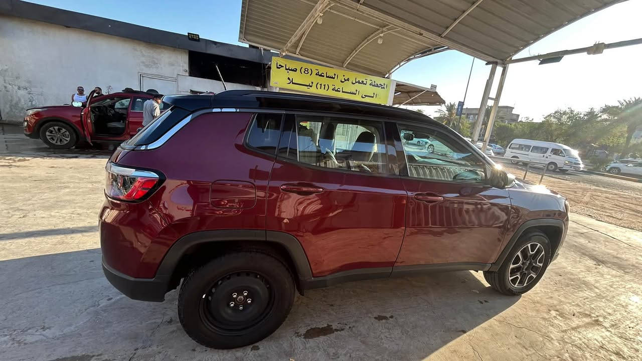 � للبيع جيب كومباس Trailhawk 2021
🔴 اللون: عنابي
⚙️ مكينة 2.4 لتر
🔄 دفع رباعي 4×4
🔧 گير أوتوماتيك 9 سرعات
📍 الممشى: 90 ألف ميل
🏁 فئة Trailhawk
***********
السعر 125وبيه مجال
