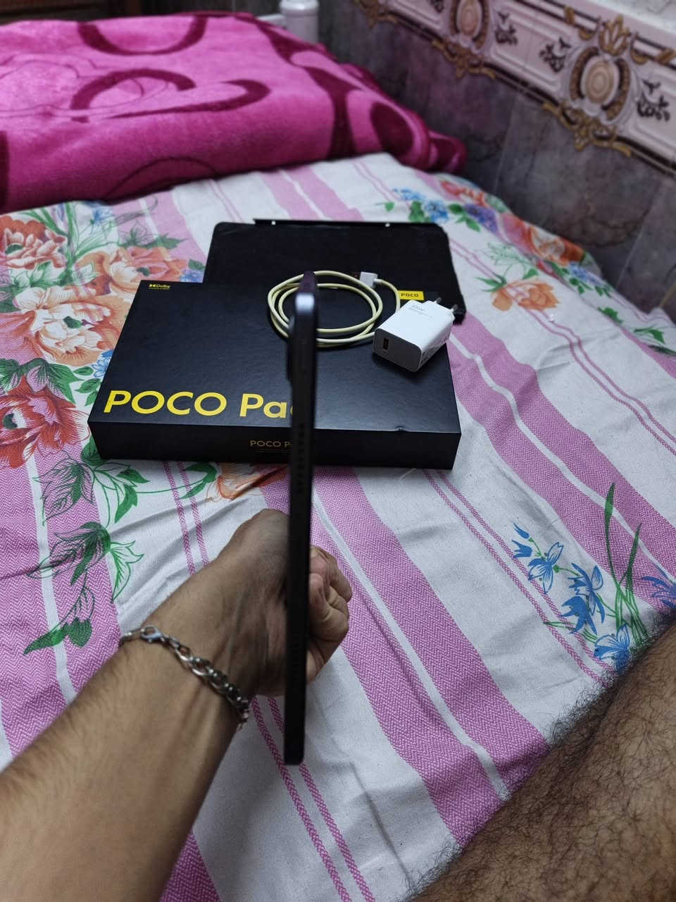 السلام عليكم 
ايباد بوكو باد Poco Pad 
حجم الشاشة 12.1انج بلازمة مو ايباد 😂
شاشه 120 هرتز بوبجي 60 فريم انسة لاك وتقطيع 
ذاكرة256 وعشوائية 12
شحن سريع 33 واط 
لزكة وكفر وحدهن 25 الف شادهن للايباد 
السعر325 وبي مجال مكاني بغداد حي اور 
*********** فقط واتساب بي راسل واتساب وتدلل
