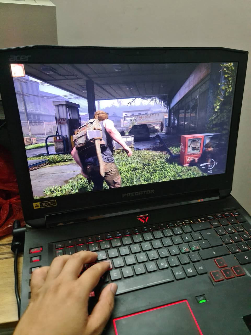 السلام عليكم 
عملاق نادر من Acer فئه احترافيه Pradetor X17 
لابتوب نضافه جيده بدون خلل شغال بمواصفات عملاقه طبعا
كالآتي  
شاشه عملاقه 17.8 انش بمعدل تحديث 75Hz دقه ألوان ديناميكيه نقيه 

معالج احترافي من انتل 
Core i7-7820HK 4GHZ Oc 
فئه HK للاداء الثقيل اكيد 

كرت شاشه منفصل تحفه من 
Gtx 1080-8GB 150W full WATT  
عملاق بكل المقاييس 

رامات سعه 16GB نوع DDR4 قابل للتطوير 
هارد 1Tb m.2 قابل للاضافه 

نضام صوتي هوه الاعلى ب6 سبيكرات صوت جدا عالي

افضل نضام تبريد ب4 مراوح داخليه ب8 مشتتات حراريه عملاقه بارد جدا تحت الضغط، حوالي 65°c

قادر على تشغيل كافه الكيمنك الثقيل و منصب
Last of us 2 remastered 
باعلى كرافك ultra  بسلاسه جدا عاليه

السعر ٦٨٠ الف فقط 
بغداد قرب البياع و متوفر التوصيل ايضا 
تواصل***********

