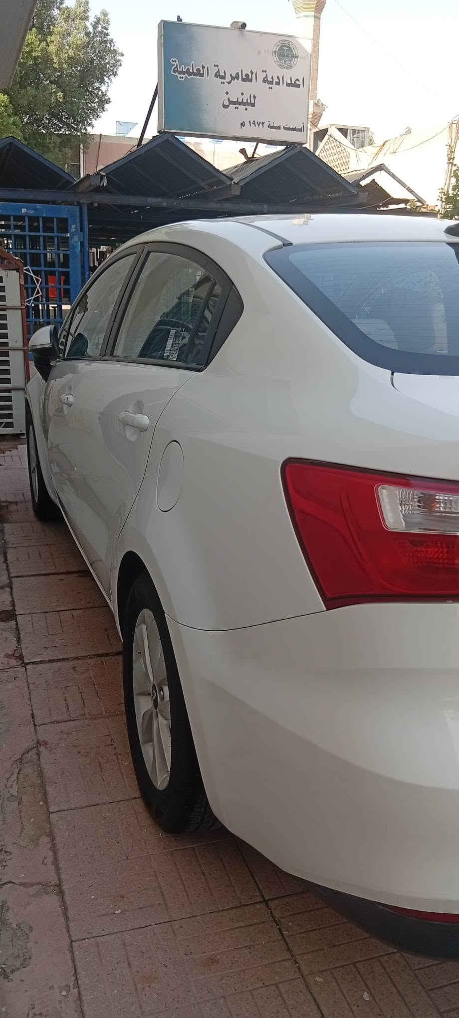 سلام عليكم شباب KiA Rio 2016 ماشيه 91 كيلو سياره جديده كلش مفوله كلتله ماعدا تبديل جاملغ امامي بدون اي داخل كير محرك تبريد ثلج مامفتوح برغي بيه مكاني بغداد هزه وارقام وسنويه جدد بسميالعامريه السعر 98 وبيه مجال بسيط  مكاني بغداد العامريه
