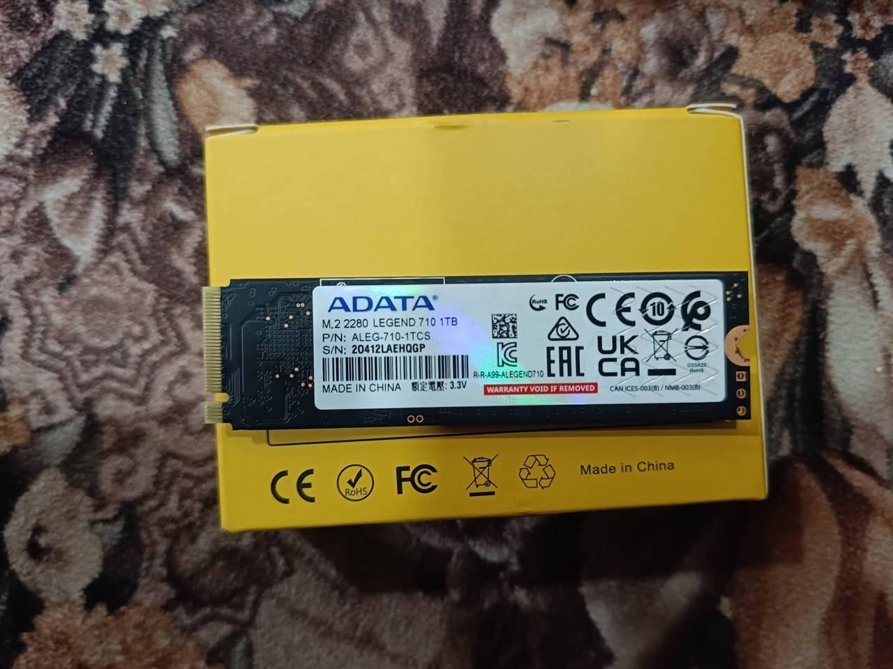 NVMe ssd 1tera ADATA
هيلث 100 
للبيع السعر 145 الف
رقمي ***********

نص مكتوب في الصور:
- CrystalDiskInfo 9.9.2 x64 File Edit Function Theme Disk Help Language Good 49 C C: Good 31 C D: ADATA LEGEND 710 : 1024.2 GB Health Status Good 100 % Temperature 31 C Firmware VC2SAD01 Serial Number 2O412LAEHQGP Interface NVM Express Transfer Mode PCIe 3.0 x4 | PCIe 3.0 x4 Drive Letter D: Standard NVM Express 1.4 Features S.M.A.R.T., TRIM, VolatileWriteCache Total Host Reads 1821 GB Total Host Writes 2939 GB Rotation Rate ---- (SSD) Power On Count 1175 count Power On Hours 45 hours ID Attribute Name Raw Values 01 Critical Warning 000000000000 02 Composite Temperature 000000000131 03 Available Spare 000000000064 04 Available Spare Threshold 000000000020 05 Percentage Used 000000000000 06 Data Units Read 00000003A4819 07 Data Units Written 00000005E0CE8 08 Host Read Commands 00000014ADE95 09 Host Write Commands 00000018E22FB 0A Controller Busy Time 000000000000 0B Power Cycles 000000000497 0C Power On Hours 00000000002D OD Unsafe Shutdowns 000000000046 OE Media and Data Integrity Errors 000000000000 OF Number of Error Information Log Entries 000000000000 10 Warning Composite Temperature Time 000000000000 11 Critical Composite Temperature Time 000000000000 1A Thermal Management Temperature 1 Transition Count 000000000000 Search