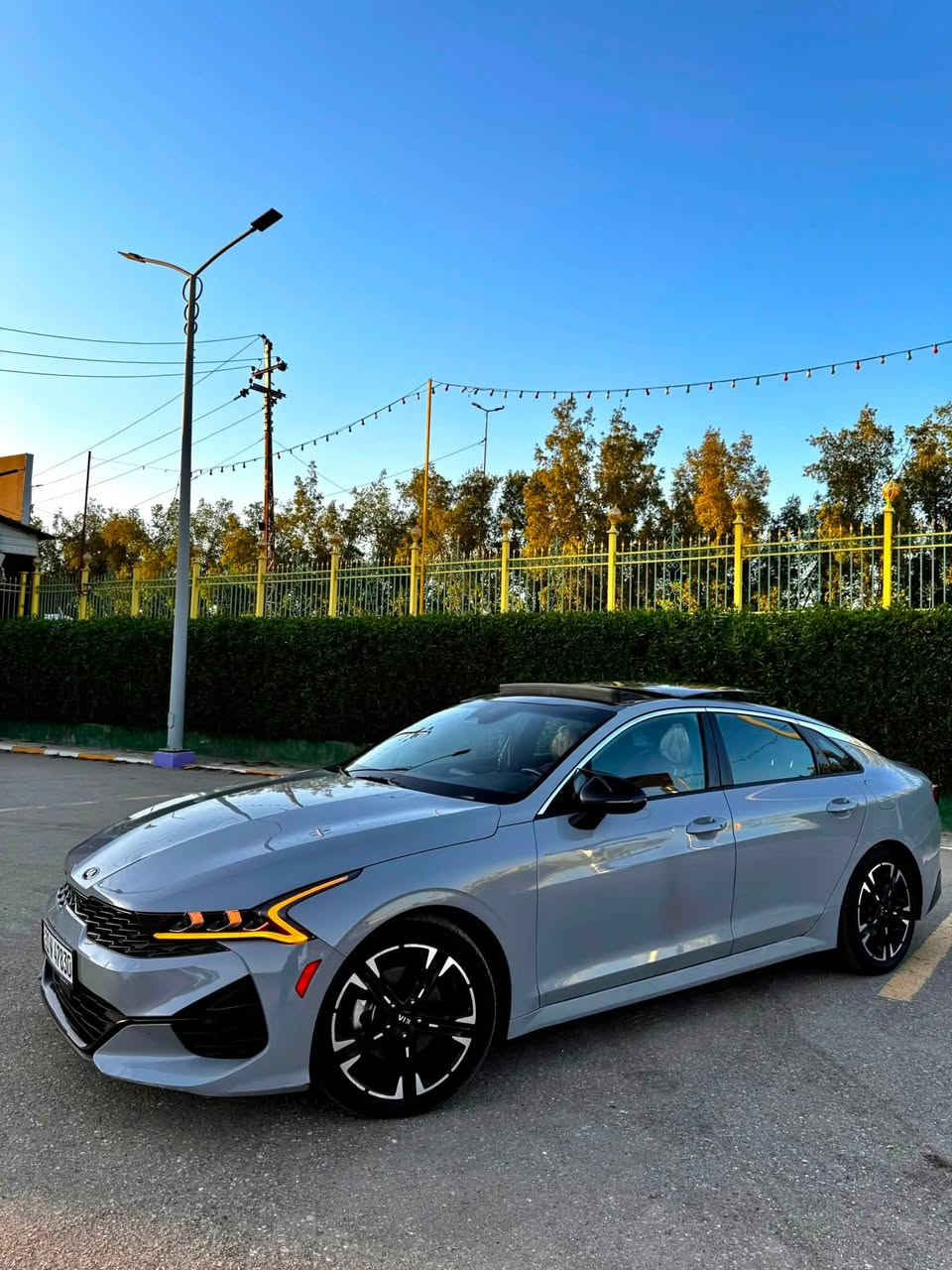 للبيع كي فايف k5 موديل 2021 AWD
الحادث : قطعة وحدة جاملغ خلفي فقط بدون تبديل ليبل واحد السيارة 
مكينه 1600Turbo

فول مواصفات اعلى فئة :  

1-بصمه+تشغيل عن بعد
2-شحن هاتف لاسلكي 
3- قياده ذاتيه ؏ الخطوط السريعه
4- هاند بريك بصمه 
5- سقف أسود 
6- مثبت سرعه 
7-نضام ABS
8- مانع انزلاق
9-حساس أطارات 
10-بك لايت ليد
11-شاشة كبيره
12- كامره دواره+
13- كشافات امامي
14-شاشه اعطال
15-ويل كورم لونين
16-رادار جانبيه+ رادارات امامية وخلفية
17-مراقبة النقطة العمياء
18-رادار الخطوط البيضاء 
19-اشاير بالمري 
21-الداخل بلاك ادشن 
22-‏ مقعد للسائق كهربائي
23-لايتات ‏4 عدسات 
24-خمس انظمه قيادة
26-فول تحكم ستيرن
27-كير أوتو + عادي
28-أوتو بريك 
29- ‏ ‏الخريطه
31- ستيرن حرف D  
32-‏Led 
33-السياره فول رادرات
34-التشغيل عن بعد
‏AUTO HOLD-38
39-تصميم خارجي رياضي
41-نظام الملاحة
42-مصابيح خلفية LED
43-مصابيح ضباب LED
44-لاسلكي Android Auto  
45- تدفئة مقاعد امامية 
46- تدفئة ستيرن 

ماشية 57 الف 
ملاحظة / صارت عندي هنا بالعراق طخة بسيطة بباب السايق وعلى اثرها صار صبغ مقدار شبر ، والباقي كفالة عامة

مكان السيارة بابل المركز 
***********
