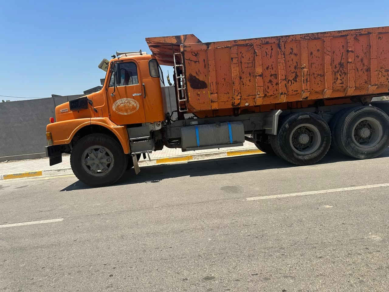 للبيع فالفو ٨٢ رقم سليمانيه تحويل وكاله
محرك كير مجموعه رباطات بريك هوه كهربائيات تخم تاير كله مكفول شرط جاهزه للعمل ***********
