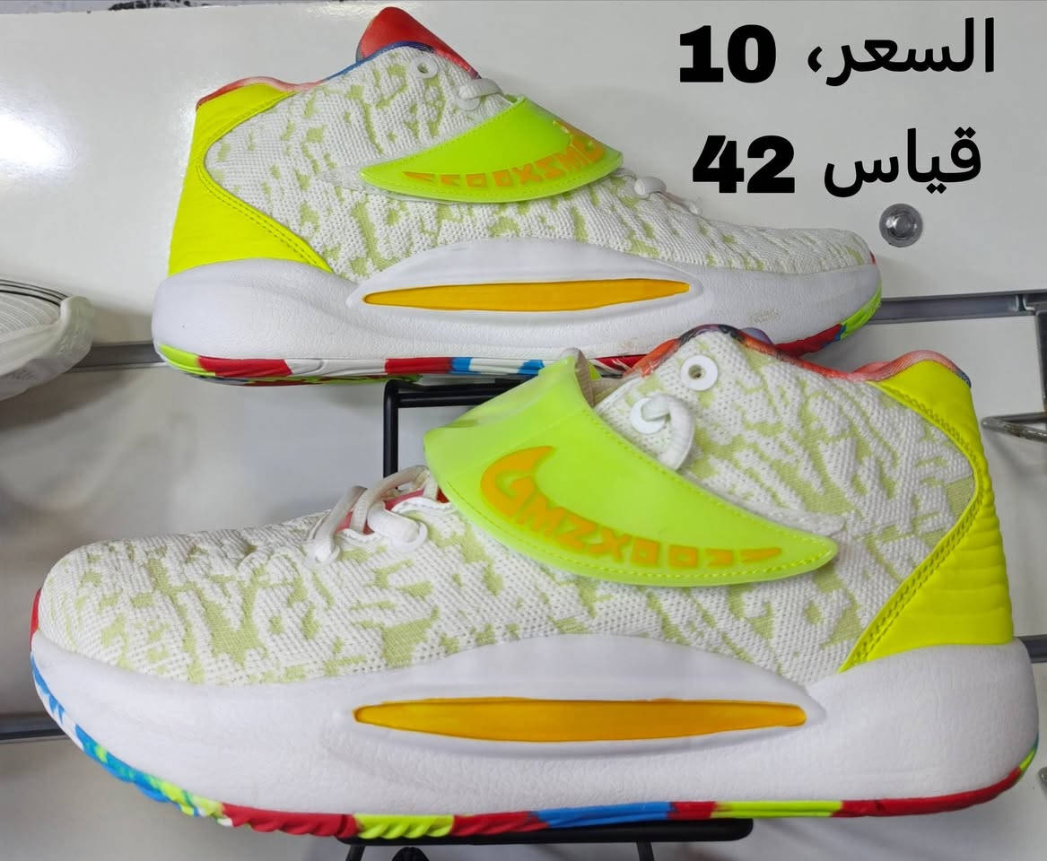 حذاء رياضي • قياس 40-42 • شارع 60