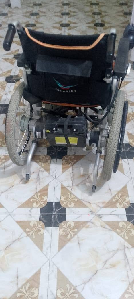 ♿ كرسي متحرك كهربائي للبيع
كرسي متحرك كهربائي بحالة جيدة، مناسب للاستخدام اليومي والتنقل.
🔹 المواصفات:
يعمل بمحرك كهربائي مزدوج.
بطارية قابلة للشحن.
عجلات كبيرة ومناسبة للحركة.
تحكم كهربائي.
هيكل متين وقابل للاستخدام داخل وخارج المنزل.
الكرسي قابل للطي والنقل.
يحتوي على مساند للقدمين والذراعين.
مناسب لكبار السن وذوي الاحتياجات الخاصة.
***********
