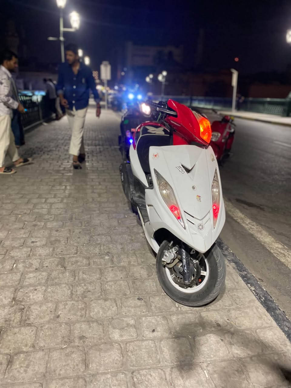 سلام عليكم شباب جيتي أر لبيع كفاله عامه بغداد البلديات سعر 950وبيه مجال حك جيه ***********
