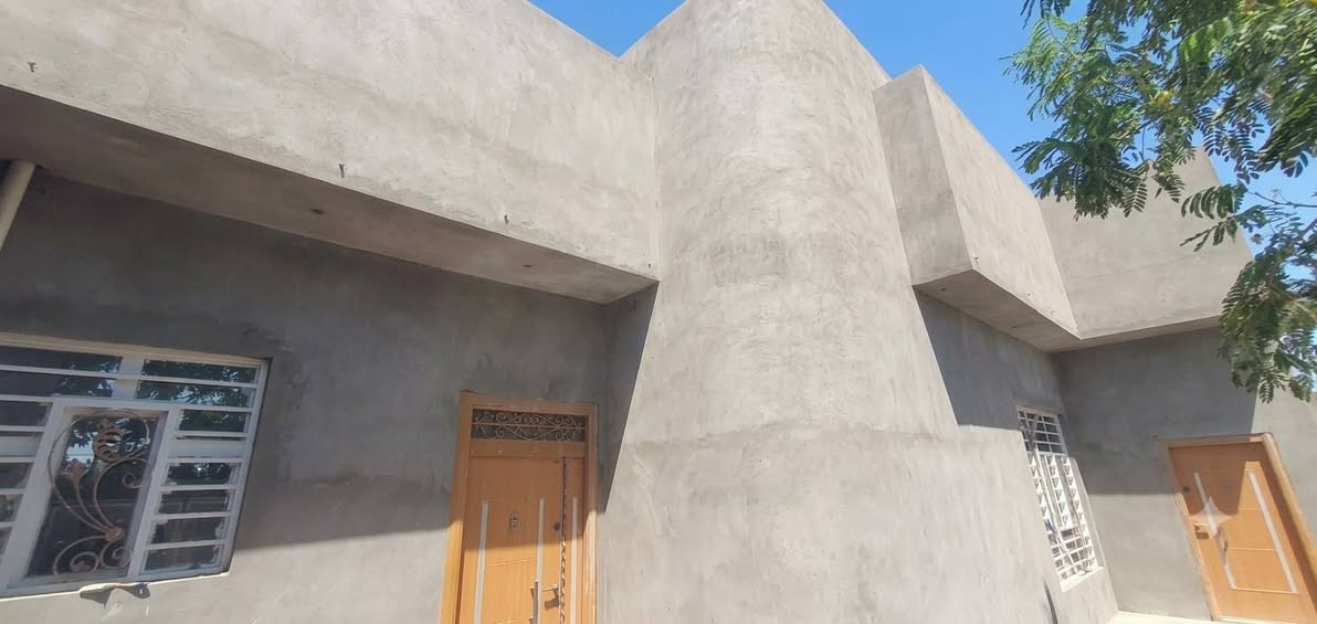 🏠 دار للبيع في الكوفة – حي ميسان
📍 موقع متميز: حي ميسان، شارع مجمع جوهرة العرب 
📜 طابو زراعي – سند 25 – مشمول بقرار 320
🔹 مساحة الدار: ٢٤٢ م²
🔹 سنة البناء: ٢٠١٨
🔹 البناء: درجة أولى، طابوق + هيكل كونكريت
🔹 عدد الغرف: غرفتان
🔹 استقبال
🔹 صالة
🔹 مطبخ
🔹 حمامات عدد ٢
🔹 حديقة بمساحة 50 م²
🔹 واجهة الدار مقابل شارع فرعي ويبعد عن الشارع العام ٣٥٠ متر 
📞 للتواصل والاستفسار:
***********
#دار_للبيع #الكوفة #حي_ميسان #عقارات_الكوفة #بيوت_للبيع #عقارات_النجف
