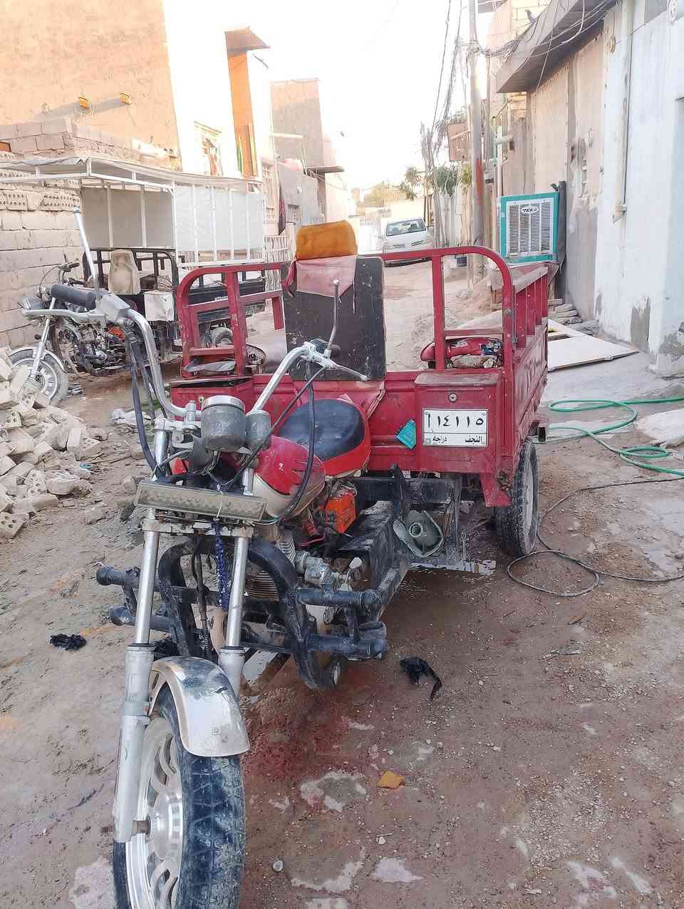 ستوته حمراء موديل 2019 جبرين للبيع المكان نجف حي الرحمه الستوته رقم سنويه بس الرقم ضايع وسويت رقم شبيه راعيها اخويا بعد ما اعرف تداور يطوك رقم ما اعرف هذا الموجود تعبر سيطرات وين متريد سنويه حقيقيه موجوده السعر ١٣٠٠وبيها مجال ***********

