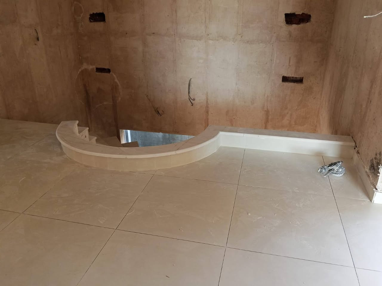 عندي كادر يراني شغل سراميك المرمر حجر جدران راضيه درجه ولاء تصال على رقم 📞📞*********** ميسان اليزر شرط شغل
