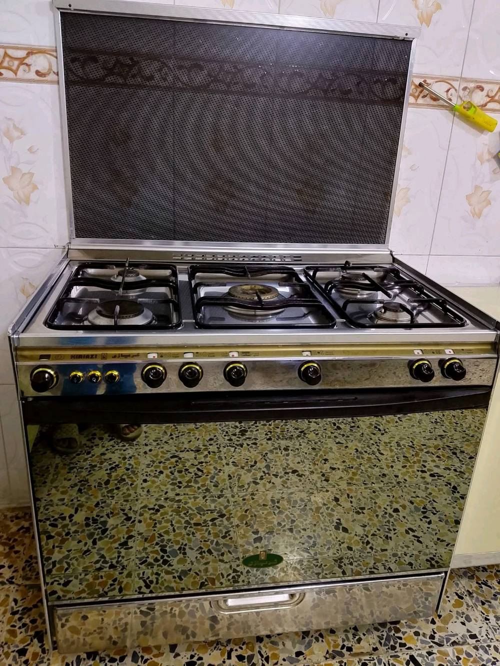 طباخ كريازي مصري نظيف جداً جداً سعره 285 الف مكانه ابو غريب