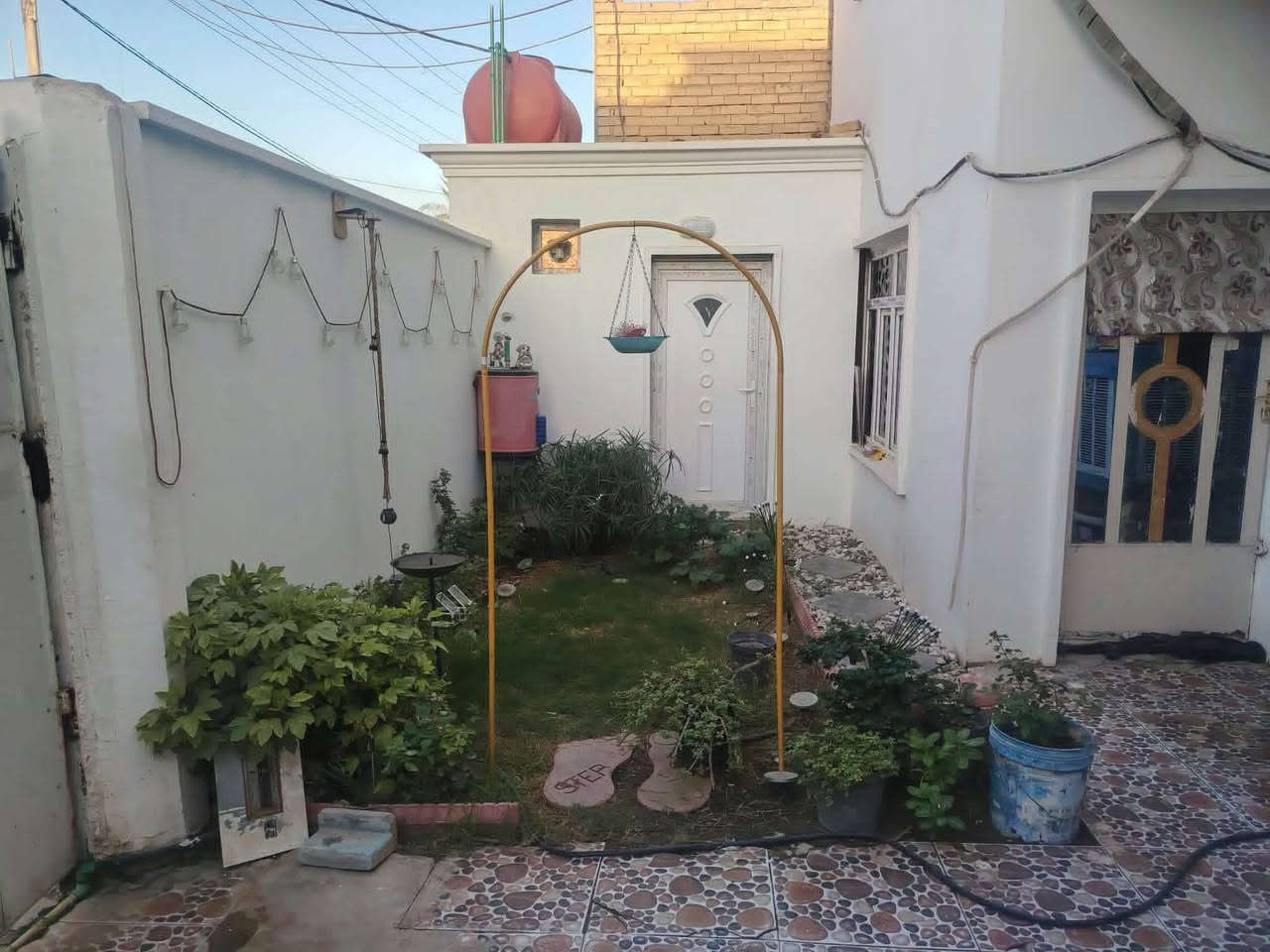 ٢٠٠م • ٣ غرف • سند ٢٥