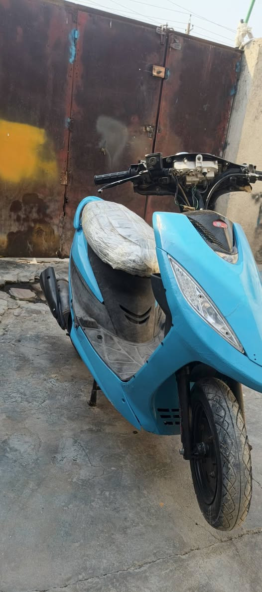 السلام عليكم دراجه كانكو 120 دراجه جاهزه ما بيها اي شيء السعر 350 وبيها مجال مكان البصره الزبير رقم الهاتف***********
