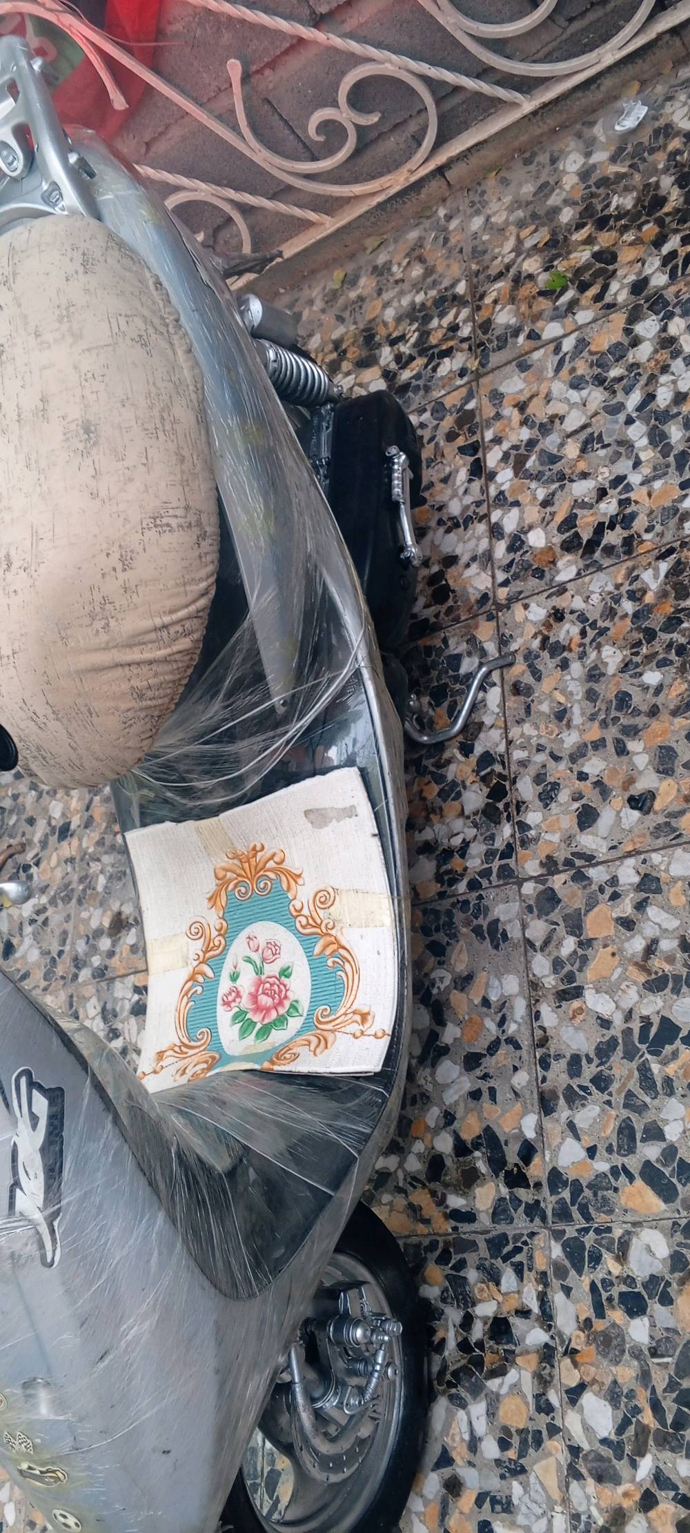 عصفوريه ياماها 60مكينةلا تنقيص ولا تبخير ولا نضوح شغالة نكرة بي وقت سلف هندر كهربيات كلها شغالة كابرتر اصلية كفرات ابلادية  الدراجة مناسبة السعر 300مكاني بغداد شعب *********** الاتصال على الرقم متواجد علا برامج قفل جنطه قفل ستيرن بريك خلفي بريك امامي شغالة كلها الدراجةفقط شراي لاتعبوني