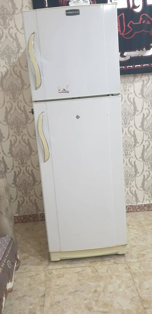 ثلاجه للبيع عل فحص مكفوله  ونضيفه اسماه كونكور ماطوره نحاس كلشي بيه جديد 20قدم سعرها 250بيه مجال رقم راعيه ‏‪***********‬‏
