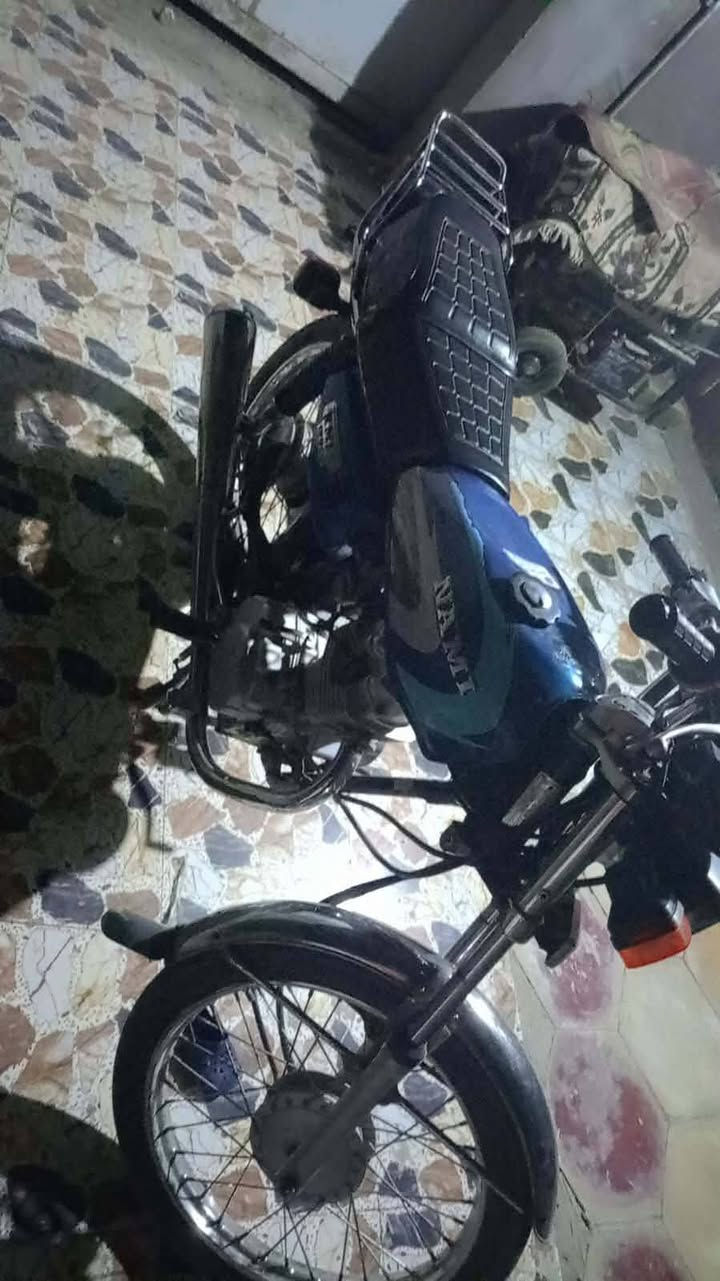 شونكم شباب دراجه مديل 23  اوراق اصولي وكيله نوفل دراجه جديده  بس متروكه  سعر 850 وبي مجال للعزاز مكاني ديوانيه رقمي***********
