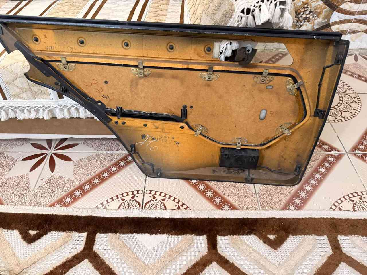 بطاين دب موديل 94
طابوكة جلد 
السعر 250 الف وبيهن مجال 
المكان ميسان العمارة
***********
