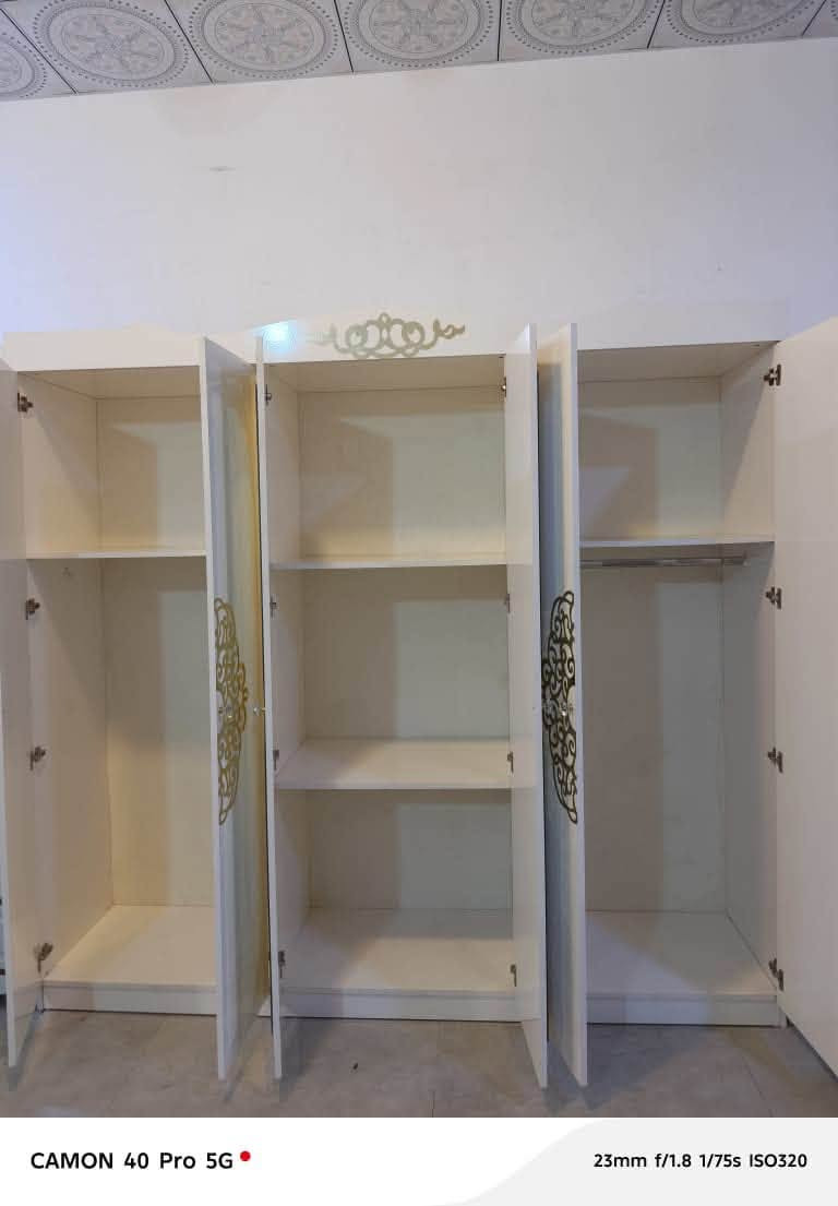 غرفة نوم 8 قطع تركي نضافه 99٪؜
عنوان اربيل فرمانبران 
شراي راسلني واتساب او مسنجر فقط 7774475969

نص مكتوب في الصور:
- CAMON 40 Pro 5G
- 23mm f/1.8 1/75s ISO226
- CAMON 40 Pro 5G 23mm f/1.8 1/75s ISO247
- CAMON 40 Pro 5G 23mm f/1.8 1/75s ISO248
- 23mm f/1.8 1/75s ISO239
- CAMON 40 Pro 5G 23mm f/1.8 1/75s ISO320