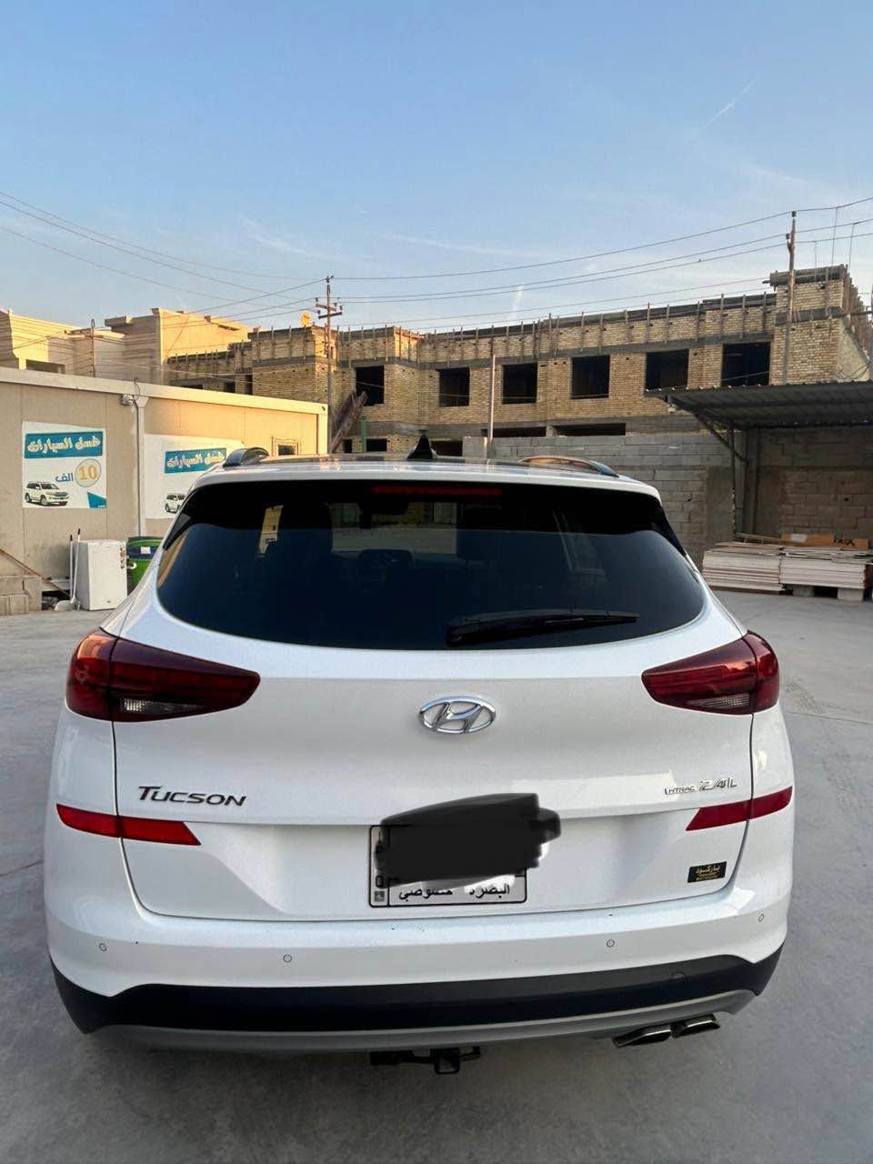 � للبيع توسان 2020 LIMITED وارد كندي 🇨🇦 🔥
اللون: أبيض 🤍 | المكينه: 2400 | الممشى: 120 ألف كم

سيارة Limited فل كامل، مواصفات عالية جدًا ومناسبة للي يريد سيارة مرتبة ومواصفاتها كاملة 

✨ المواصفات:

* بانوراما سقف 🌙
* جلد
* كشنات كهرباء
* تدفئة وتبريد الكشنات الأمامية ❄️🔥
* تدفئة كشنات خلفية
* تدفئة المقود 🔥
* كاميرات محيطية 360° 📷
* حساسات أمامية وخلفية
* رادار أمامي
* شاشة ومواصفات Limited
* تحكم كامل بالمقود
* مواصفات أمان ومساعدة قيادة متعددة

🔧 المكينة 2400، نظيفة وحيل مرتبة، والسيارة بشكل عام نظيفه كلش.

🚘 الحادث: فقط دعامية، مع فتح بلبنيد  للتقسيم، بدون صبغ وبدون بارد يوجد تصليح بسيط بالشاصي الأمامي أثر طخة بسيط جدًا من الأسفل، وما مأذي أي شي  بالسيارة.
باب السائق مفتوح وبي كلير من أمريكا.

🔥 سيارة Limited  وارد كندي، فل مواصفات، وممشى 120  

*********** الزبير 
السعر 165ورقه وبيه مجال بسيط Singapore
