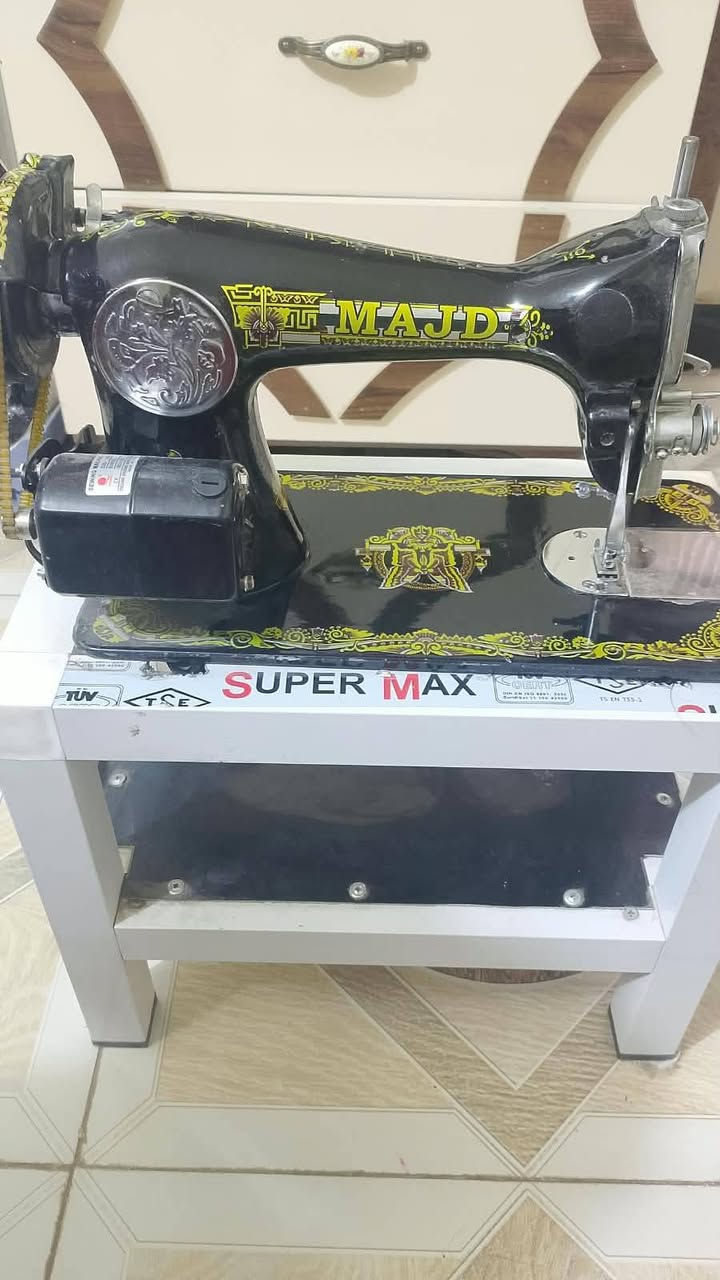 مكينه خياطه يابان جديد ب كارتون ستخدام بسيط غراضهه كامله سعره 60 للاستفسار ***********
