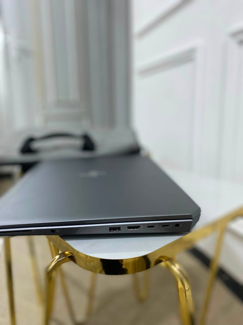 Hp ZBook 15 G6 (9th Gen) 💻 
Core i7 - 9850H
2.6GHz (12 CPUs)
512GB - SSD
RAM 32 - DDR4
Graphic Card:کارد شاشە
16GB INTLE UHD630:کارد شاشە داخلی
4GB NIVIDA Quadro P2000:کارد شاشە 
‎خارجی
LED KEYBOARD ✅
15.6 inch Full HD
Battery +4-5  hours🔋
90%100 clean 
سعر ٦٠٠ الف دینار قفل
واتساب ***********
