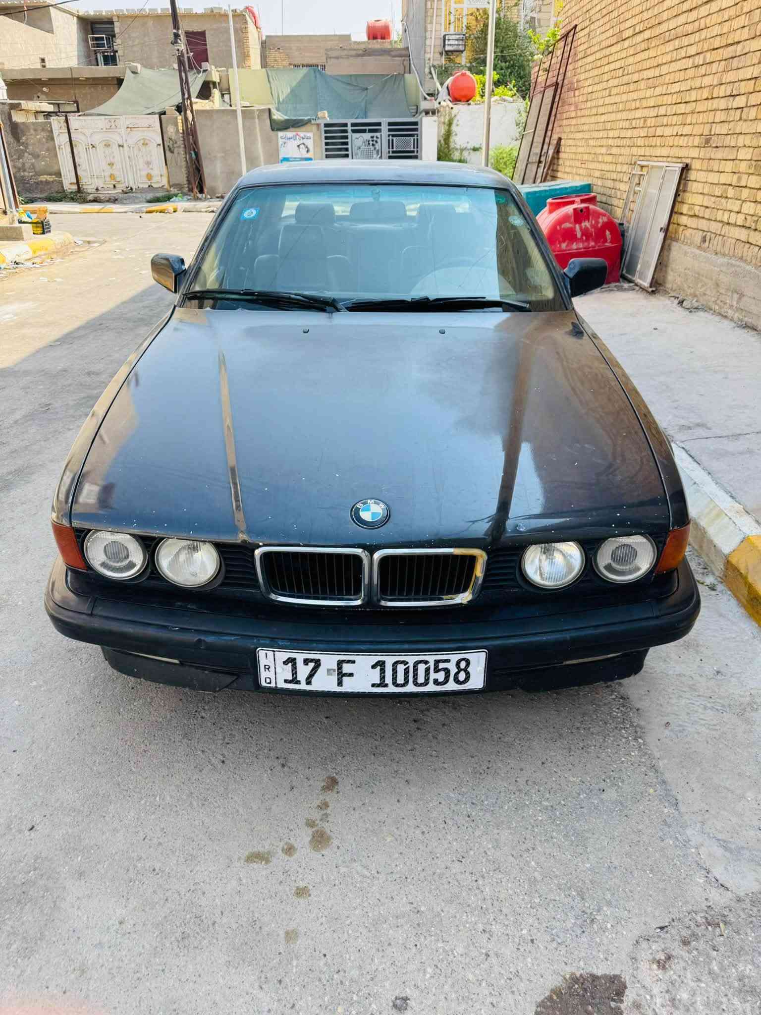 سلام عليكم خوان سياره للبيع بي ام مديل ٩٣ مكينه 8سلندر حجم سياره 730 سياره جاهزه مرتبه بيها جراد مثل ما واضح بصوره تبريد شغال تاير جديد باتري جديد غرفه حلوه تجي شوف نفس صوره واحله سياره باسمي تحويل مباشر سعرها ٤٤ ورقه بيها مجال قليل مكان سياره واسط نعمانيه 
***********
