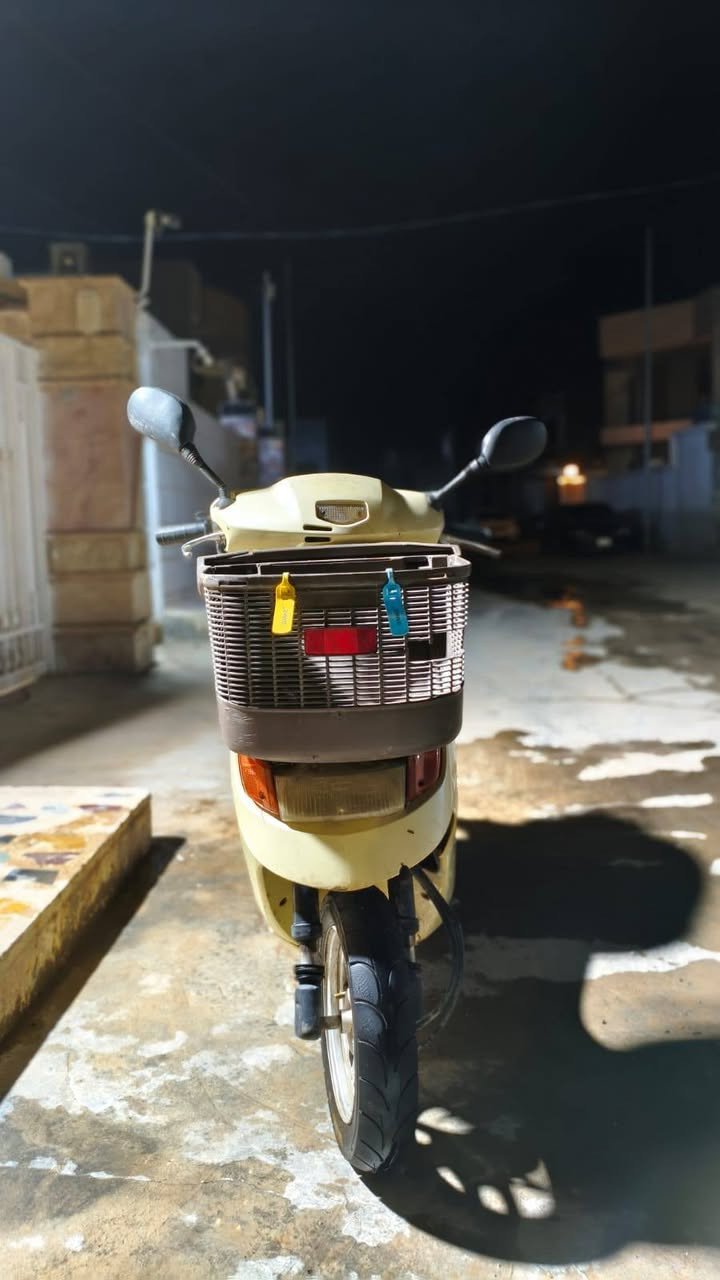 السلام عليكم موطور ابو سله مجفت قبل يومين أول فتحه اله مبدل دهن جديد صوت مكينه ناعم جدا  نفس ماموضح بالفيدو مبدا دبلات جديده وناقصه فقط كفرات تعبانه  مراوس بفئه احسن أو بيع سعر 375الف دينار وبي مجال ماكني سامراء التواصل عل رقم او خاص***********📞

