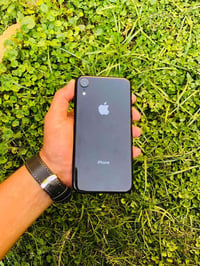 آيفون XR • ٦٤ • فيس ايدي شغال