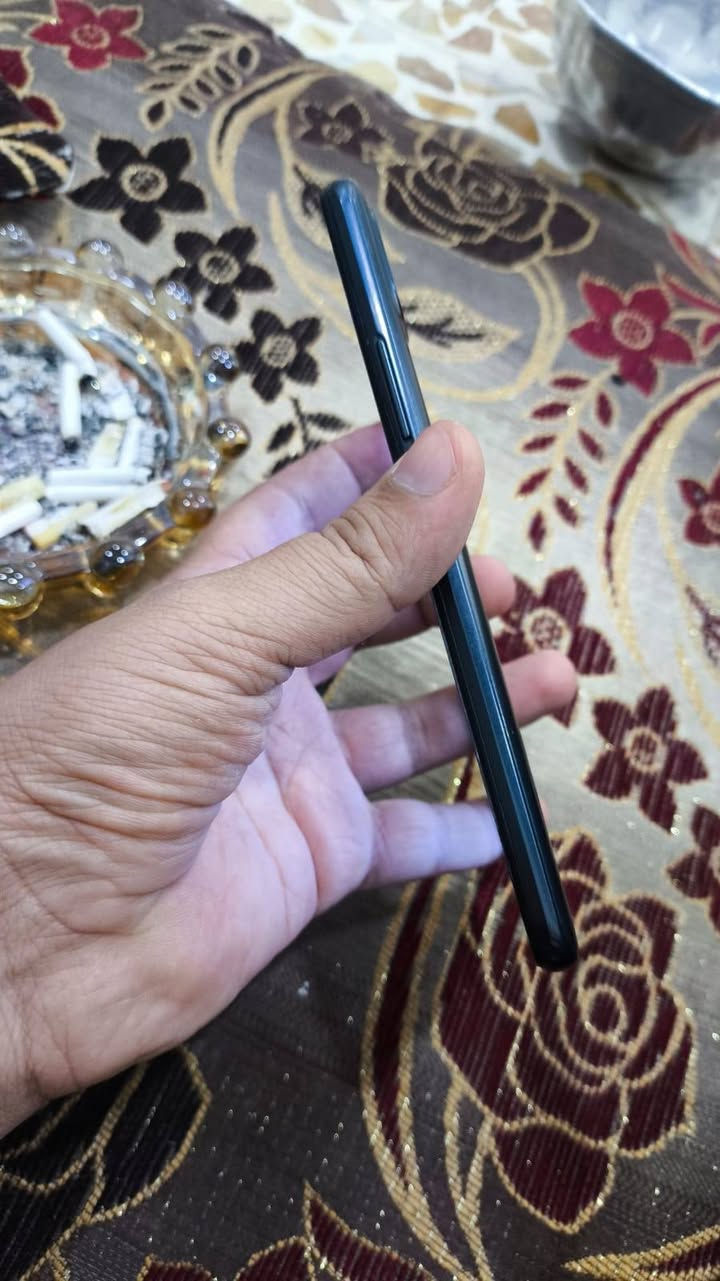 سلام عليكم جهاز realme C21-Y للبيع السعر 60 وبي مجال بس لمس بي فطر وما مثر علي جهاز فول من ناحيت شحن ***********
