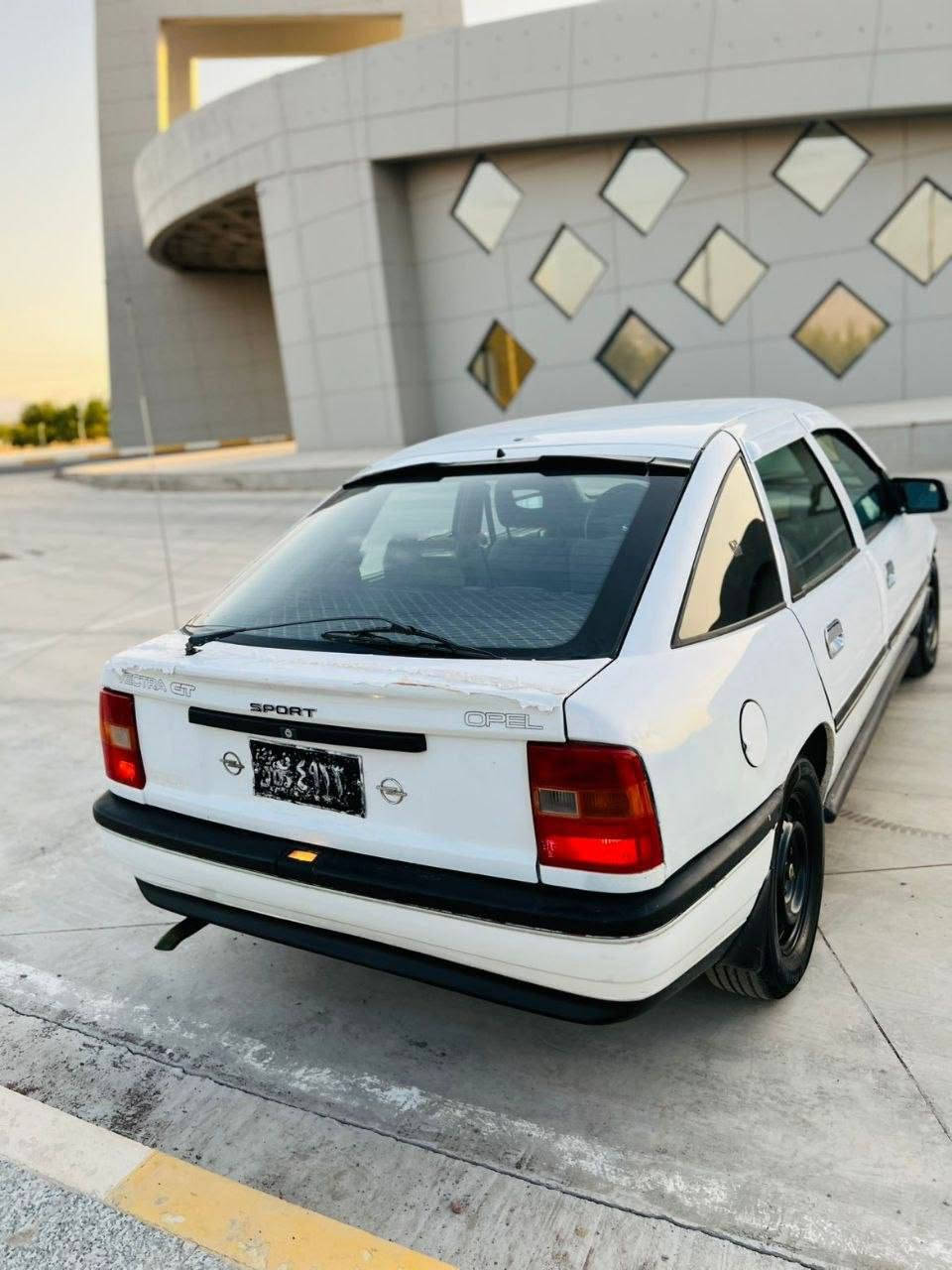 فيكترا ١٩٩٢ • مكينة ٢.٠ • نضيف