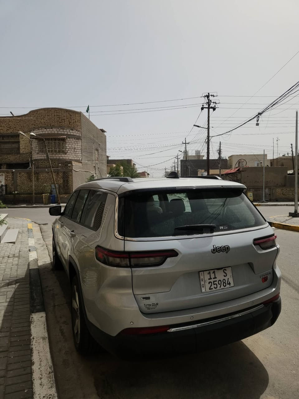 السلام عليكم
سياره جيب لمتدد 2021 الشكل الحديث
محرك 6 سلندر 3600
7 راكب وارد امريكي الحادث بل صور 
مواصفات 
تبريد قطعتين خلفي منفصل 
اوتو بارك 
سبورت
خروج من المسار 
صندوك كهرباء 
كشنات خلفي امامي بيهه دفئه ستيرن دفائه
رادرات جانبيه خلفيه اماميه
لدات زنون مانع تزحلق 
كامره خلفيه وكامره داخل السياره لركاب
بنرامه كامله
وغيرهه من المواصفات
ماشيه 90 الف

العنوان البصره المعقل للتواصل ***********
السعر 270 ورقه وبيهه مجال
