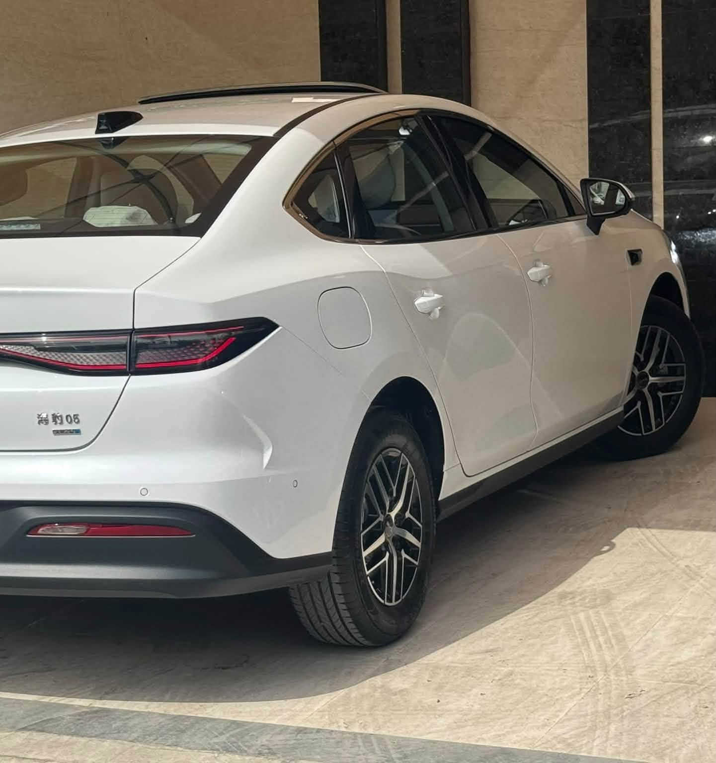بيوايدي S5 • ماشيه ١٥٠٠٠ • رقم بغداد